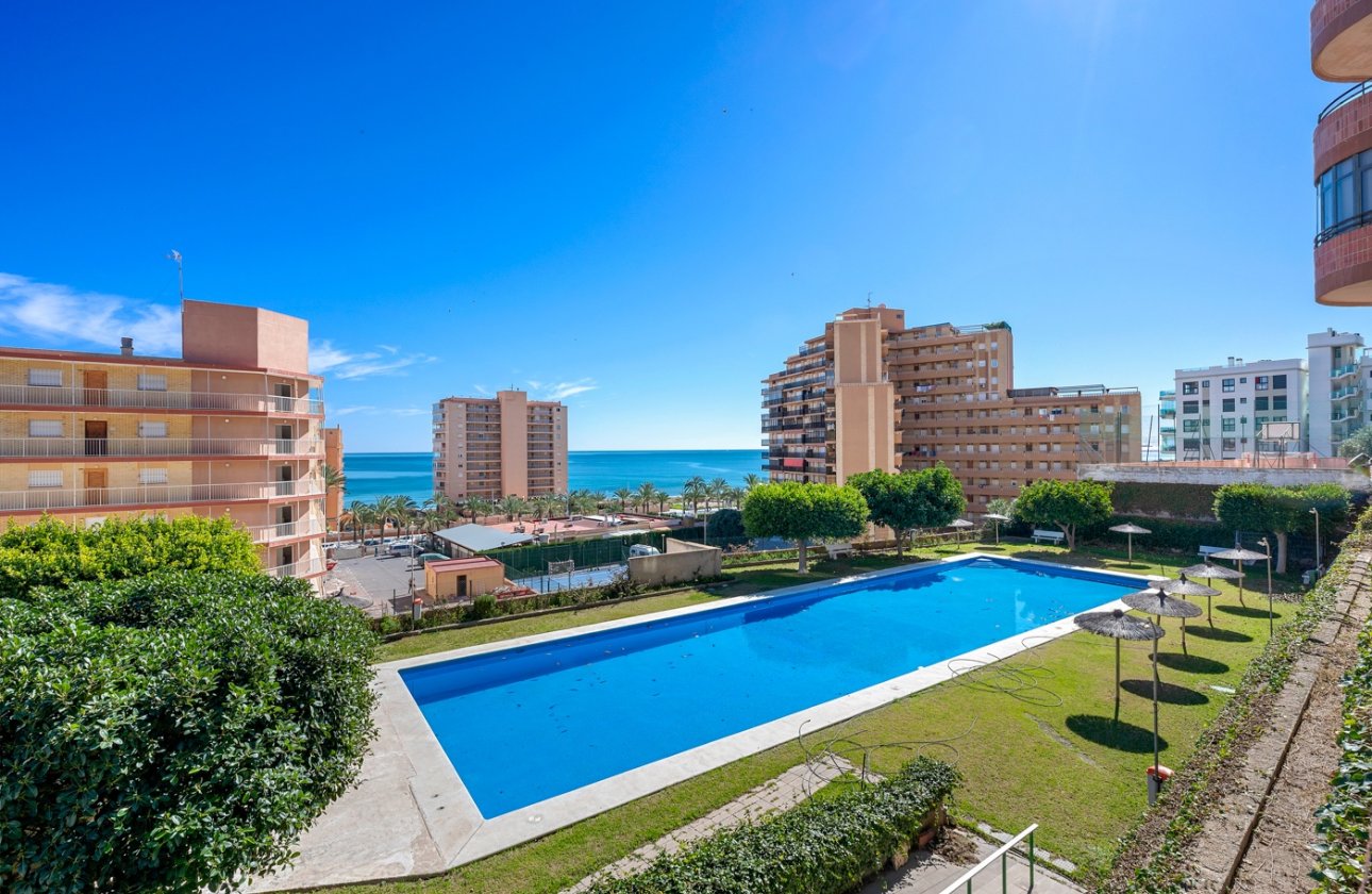 Apartment - Wiederverkauf - Arenales del Sol - Segunda linea playa