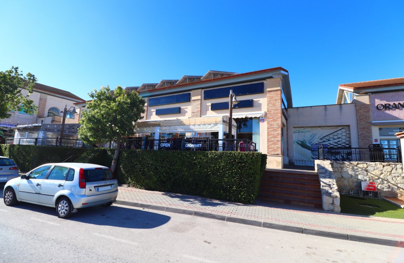 Kommerziell - Wiederverkauf - Algorfa - La finca Golf