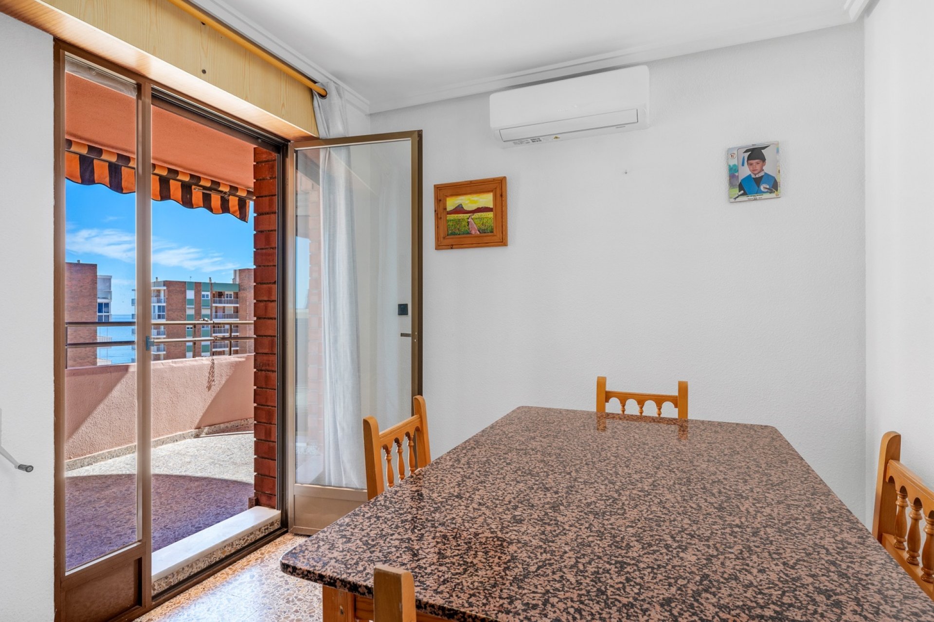 Resale - Apartment - Arenales del Sol - Segunda linea playa