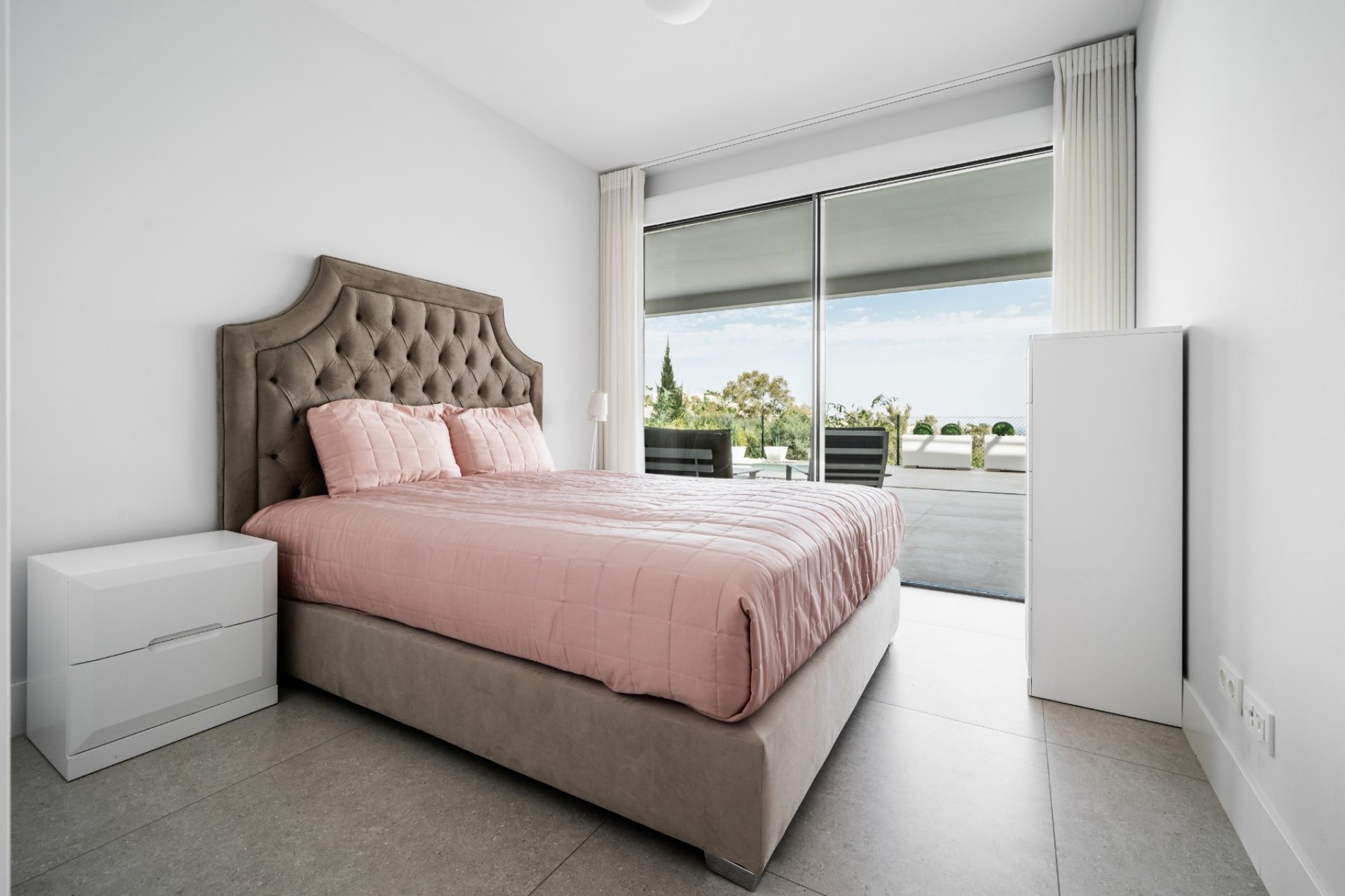 Resale - Apartment - Benahavis - La Quinta