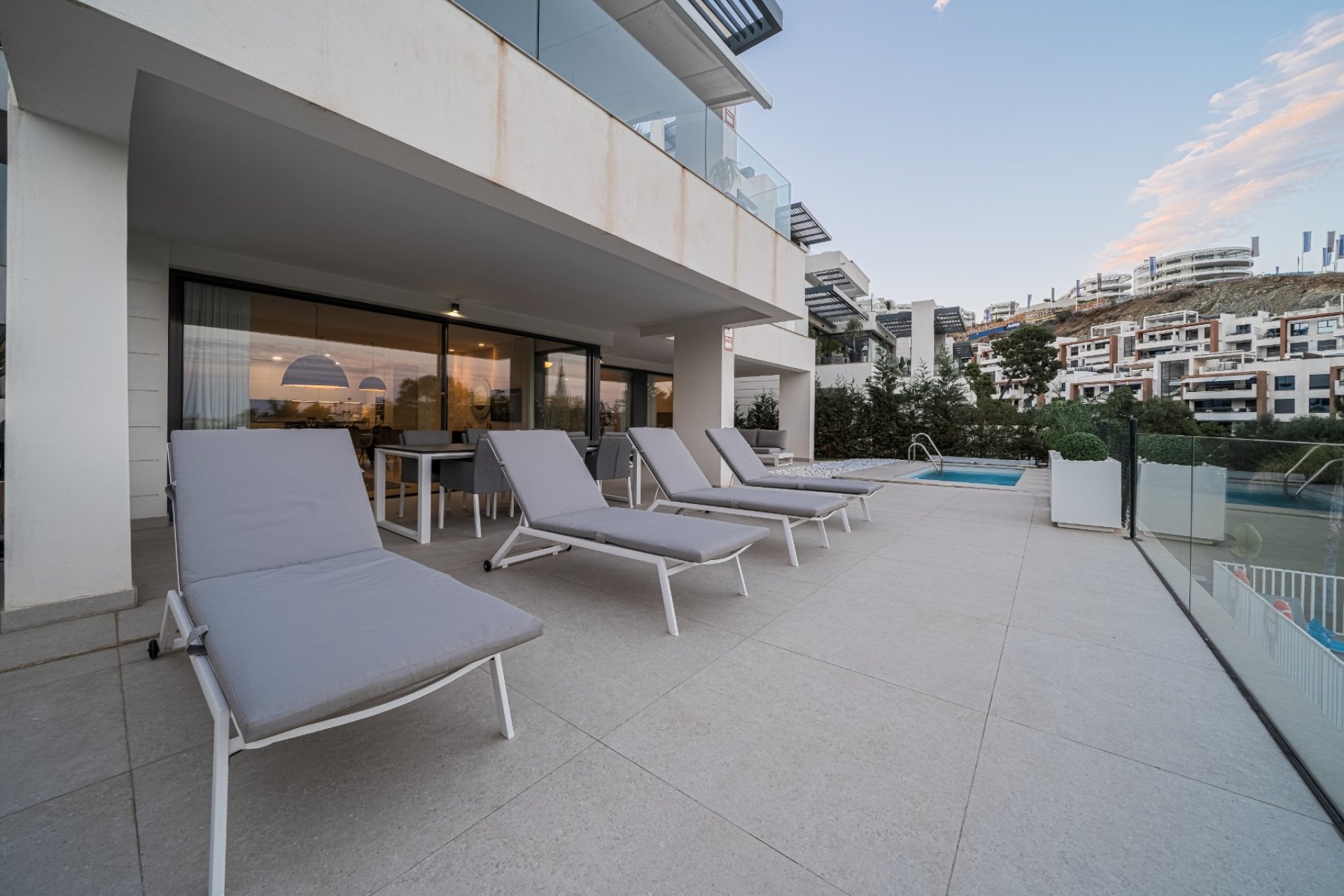 Resale - Apartment - Benahavis - La Quinta