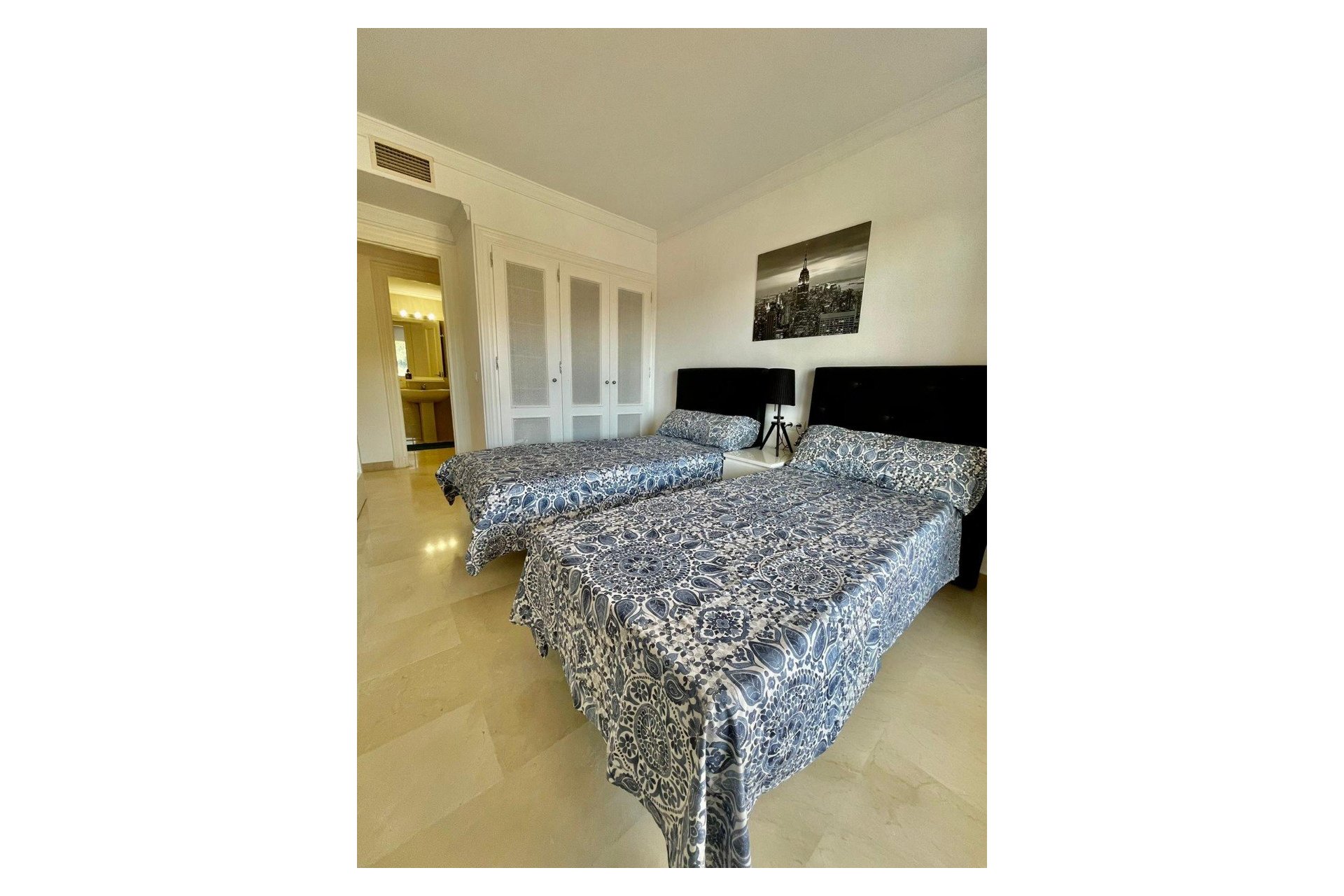 Resale - Apartment - Benahavis - La Quinta