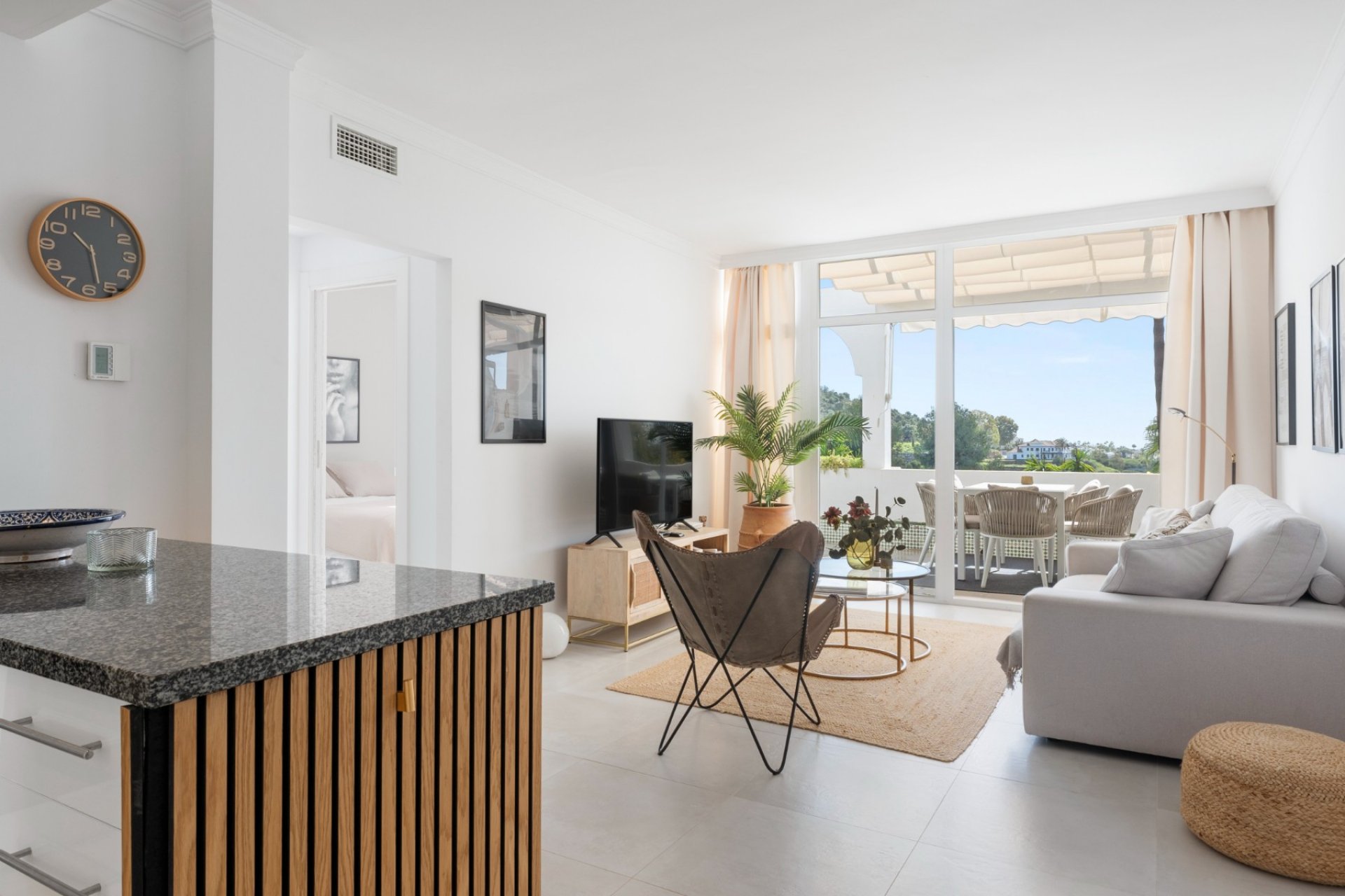 Resale - Apartment - Benahavis - La Quinta