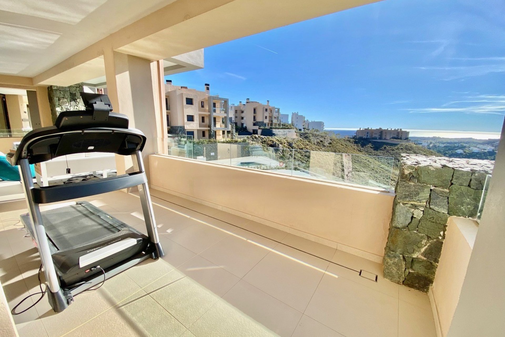 Resale - Apartment - Benahavis - La Quinta