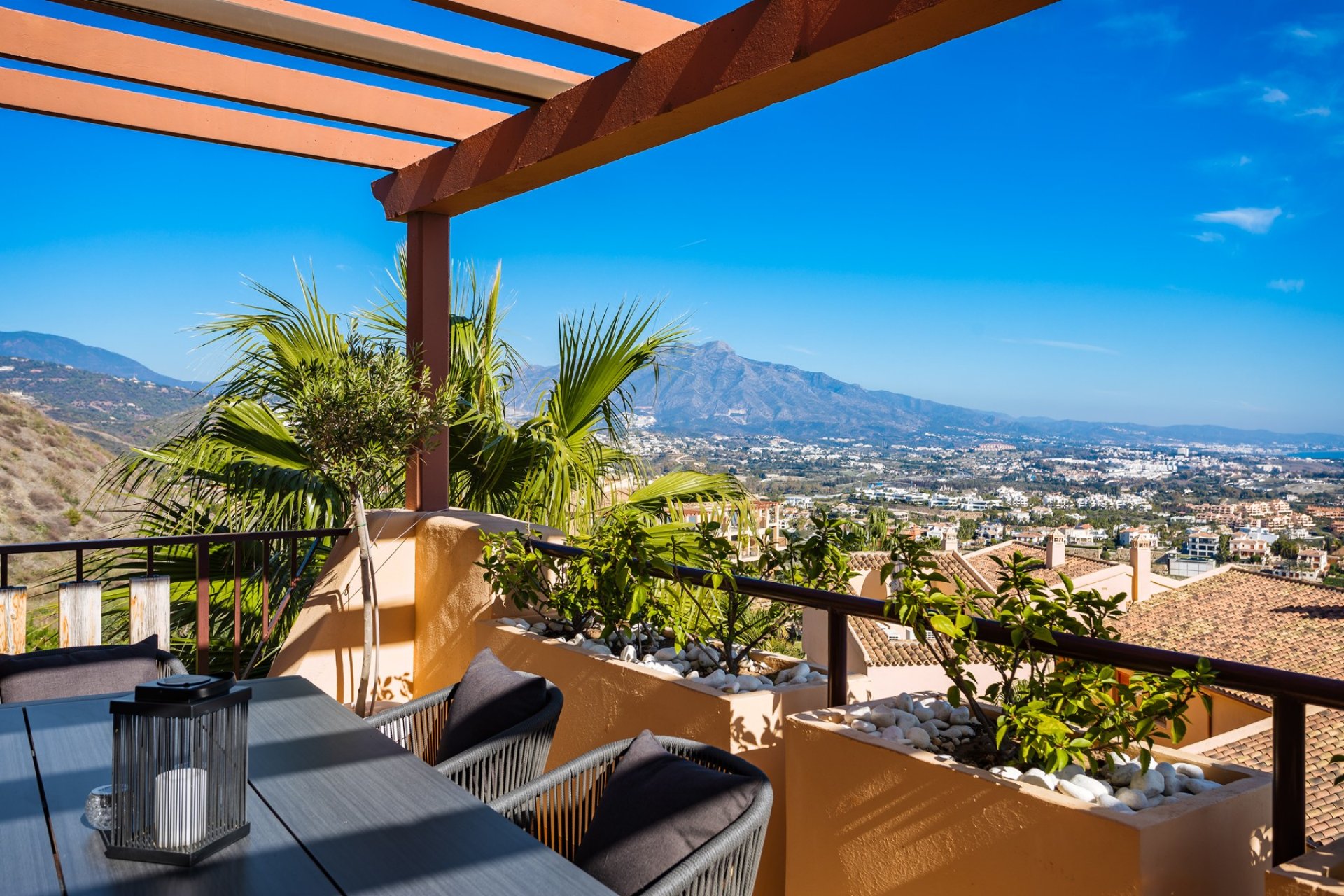 Resale - Apartment - Benahavis