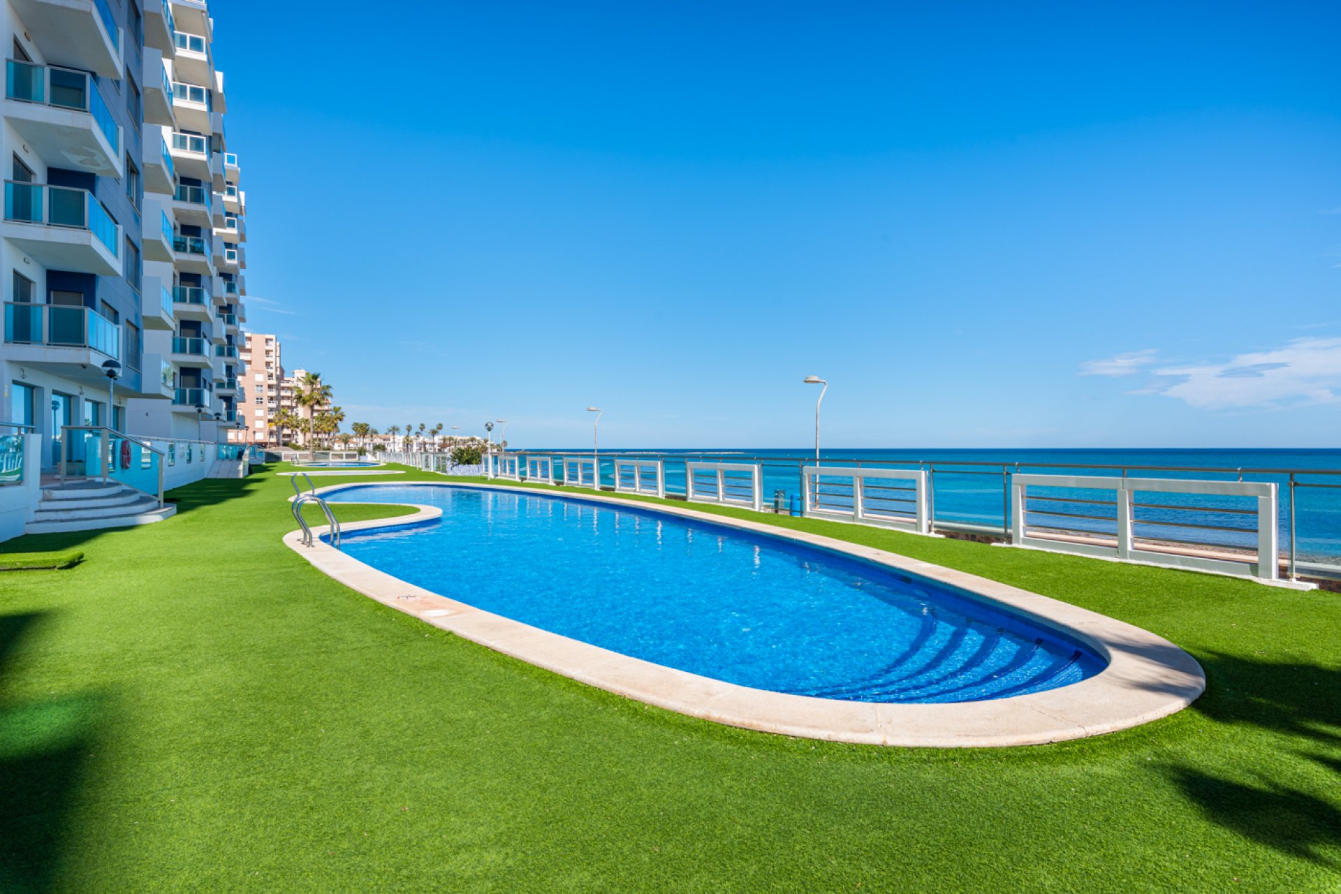 Resale - Apartment - La Manga del Mar Menor