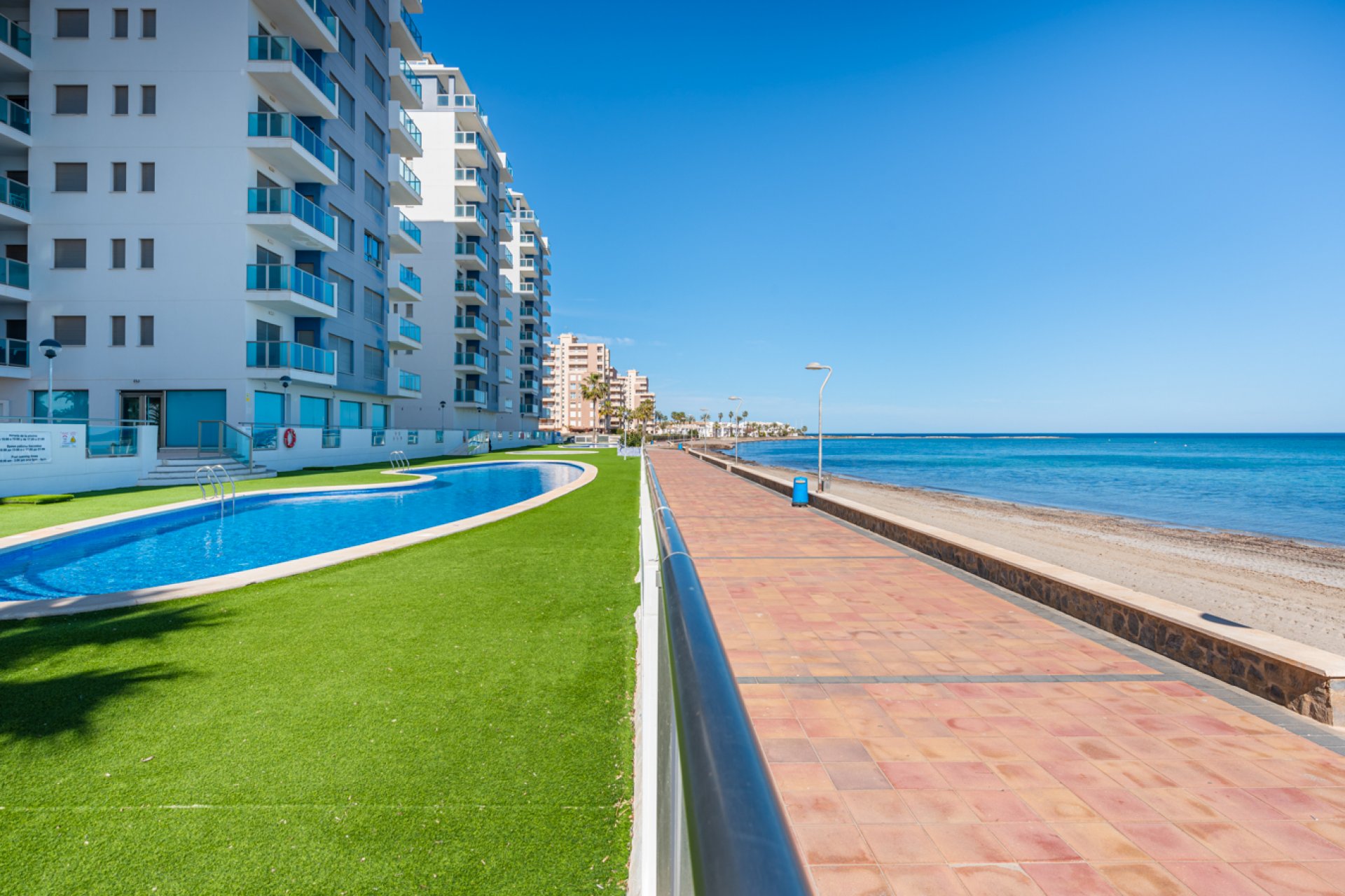 Resale - Apartment - La Manga del Mar Menor