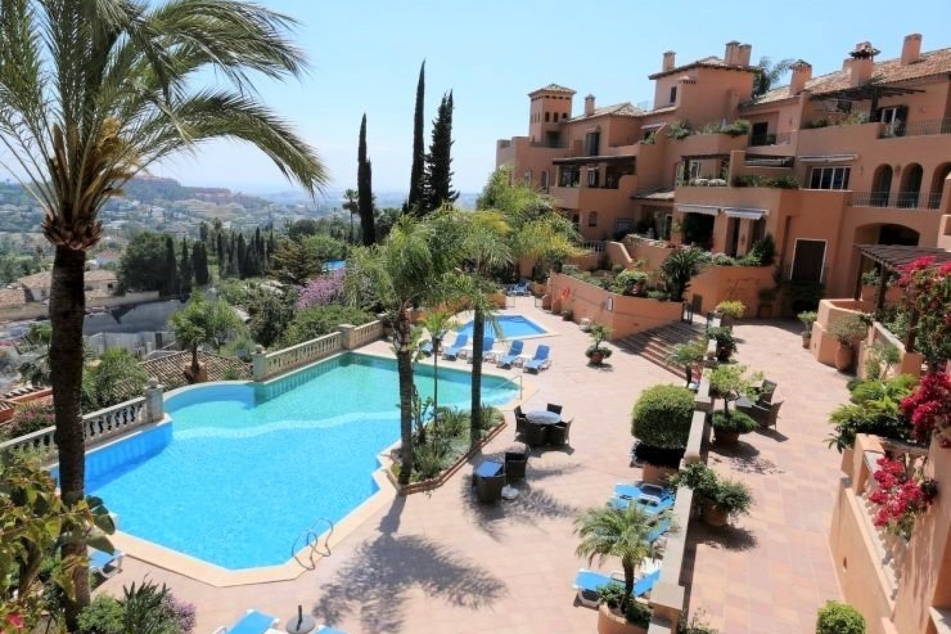 Resale - Apartment - Marbella - Nueva Andalucía