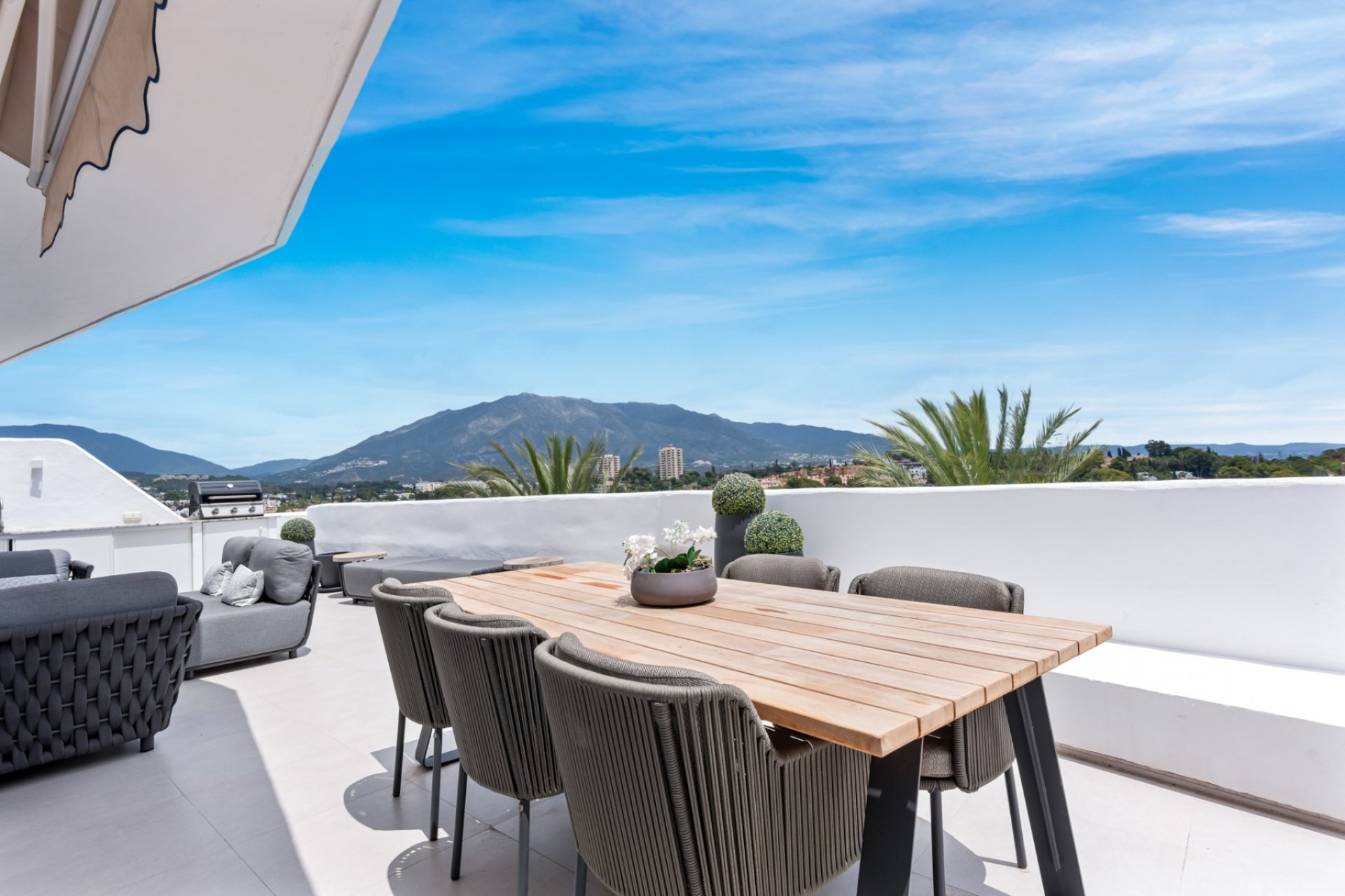 Resale - Apartment - Marbella - Nueva Andalucía