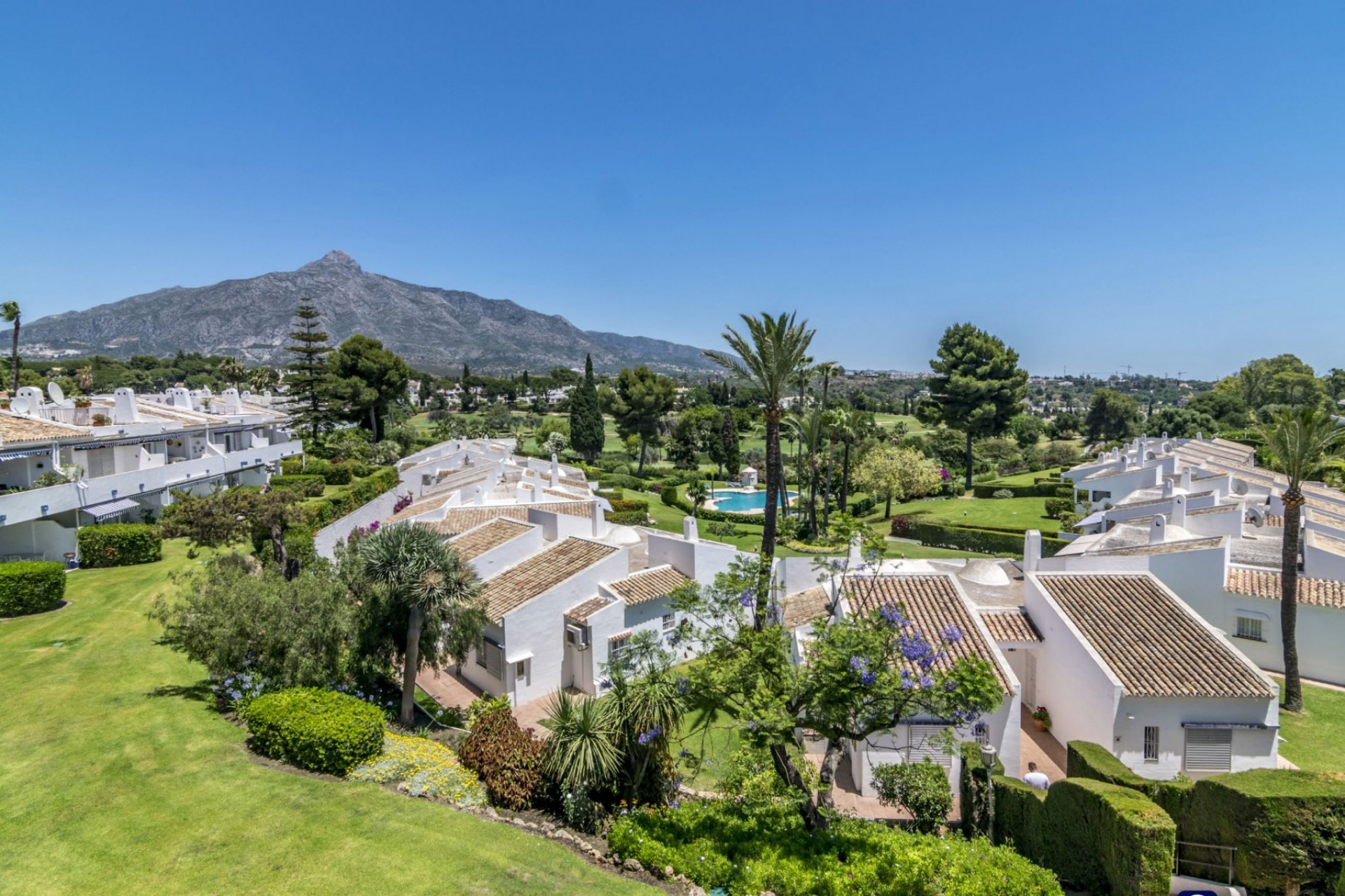 Resale - Apartment - Marbella - Nueva Andalucía