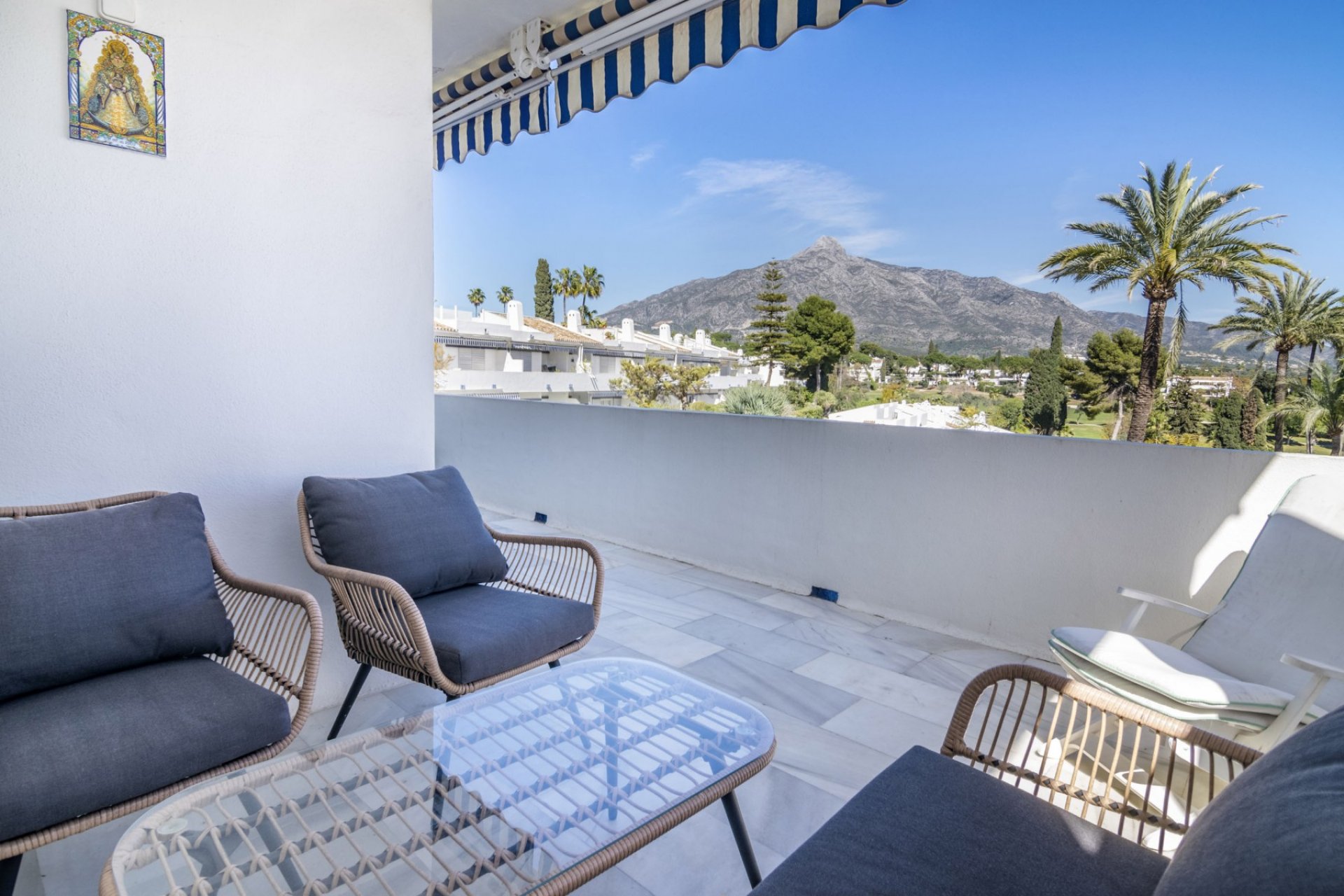 Resale - Apartment - Marbella - Nueva Andalucía