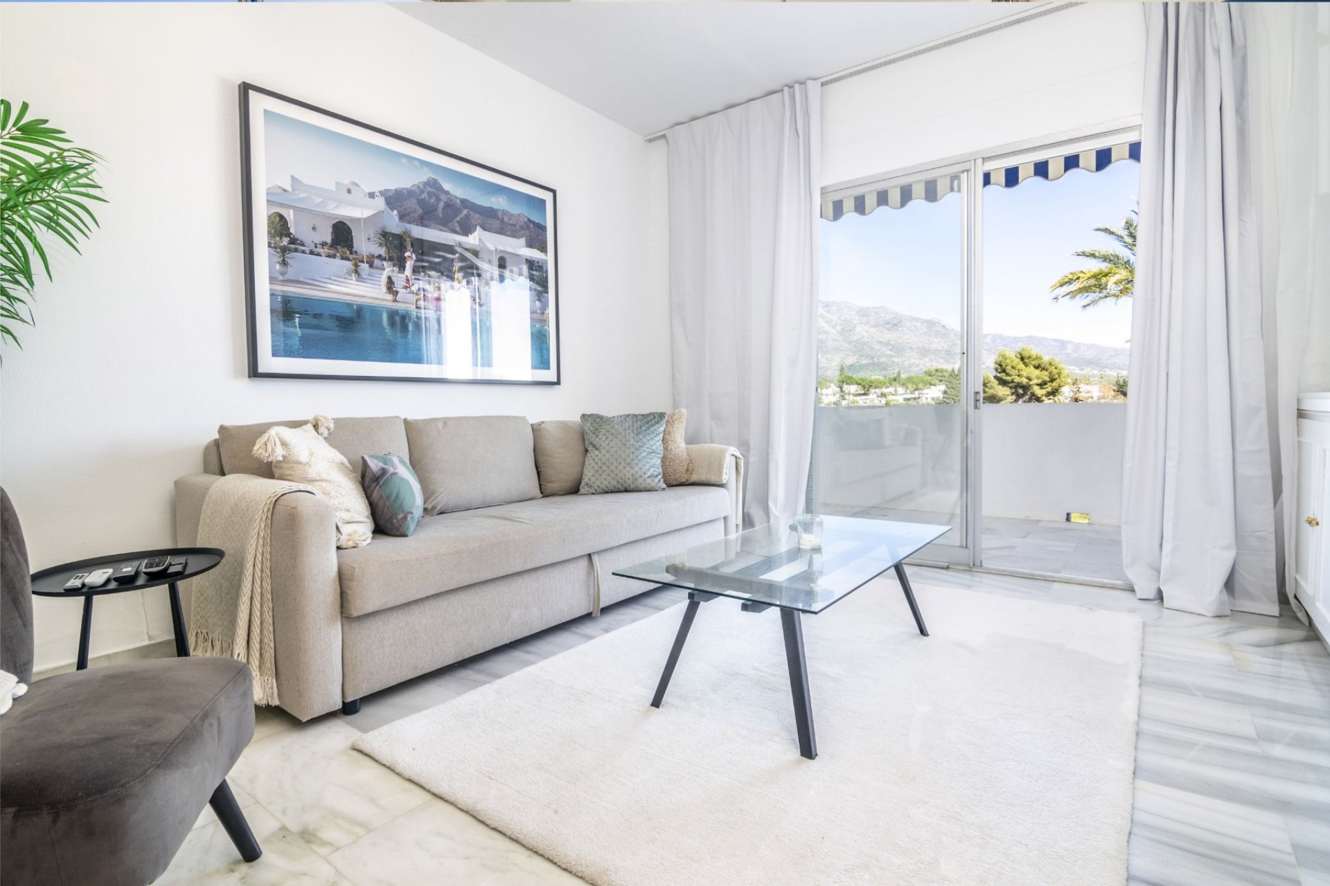 Resale - Apartment - Marbella - Nueva Andalucía