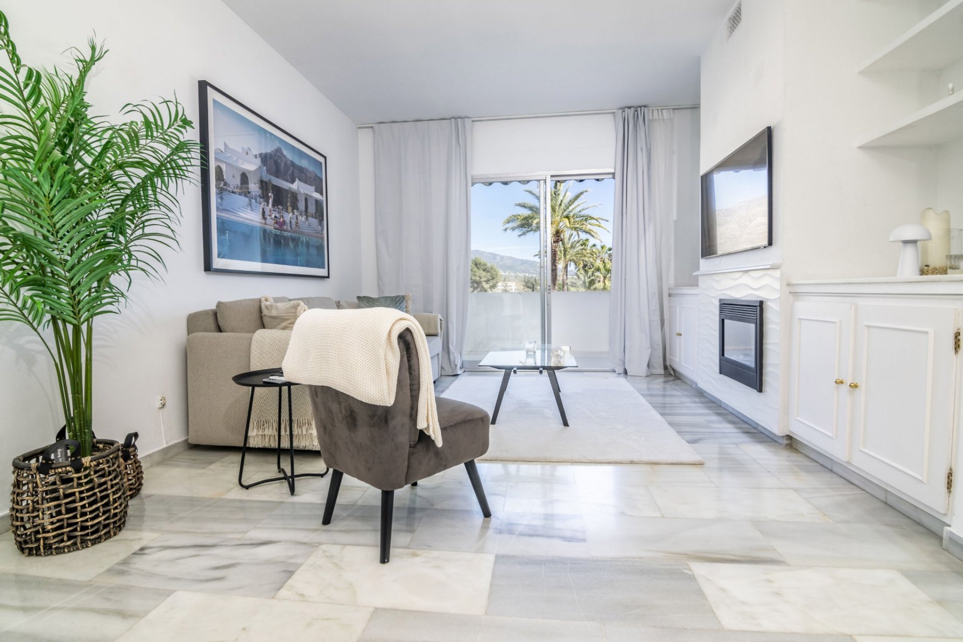 Resale - Apartment - Marbella - Nueva Andalucía