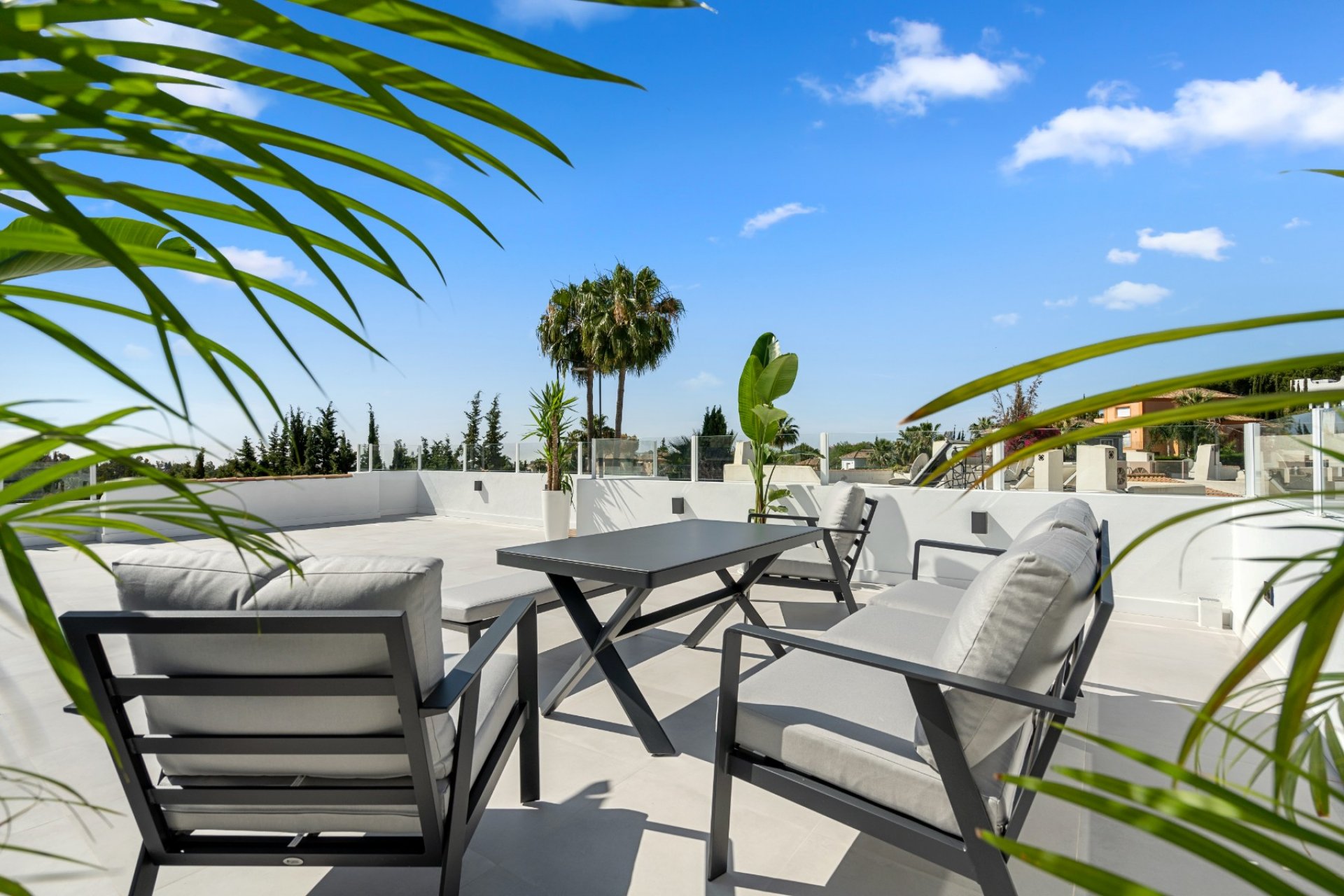 Resale - Apartment - Marbella - Nueva Andalucía
