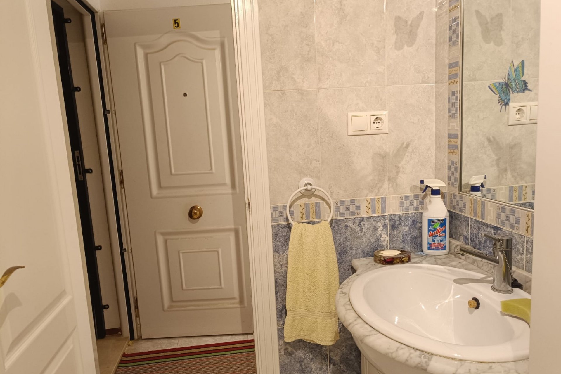 Resale - Apartment - Rafal