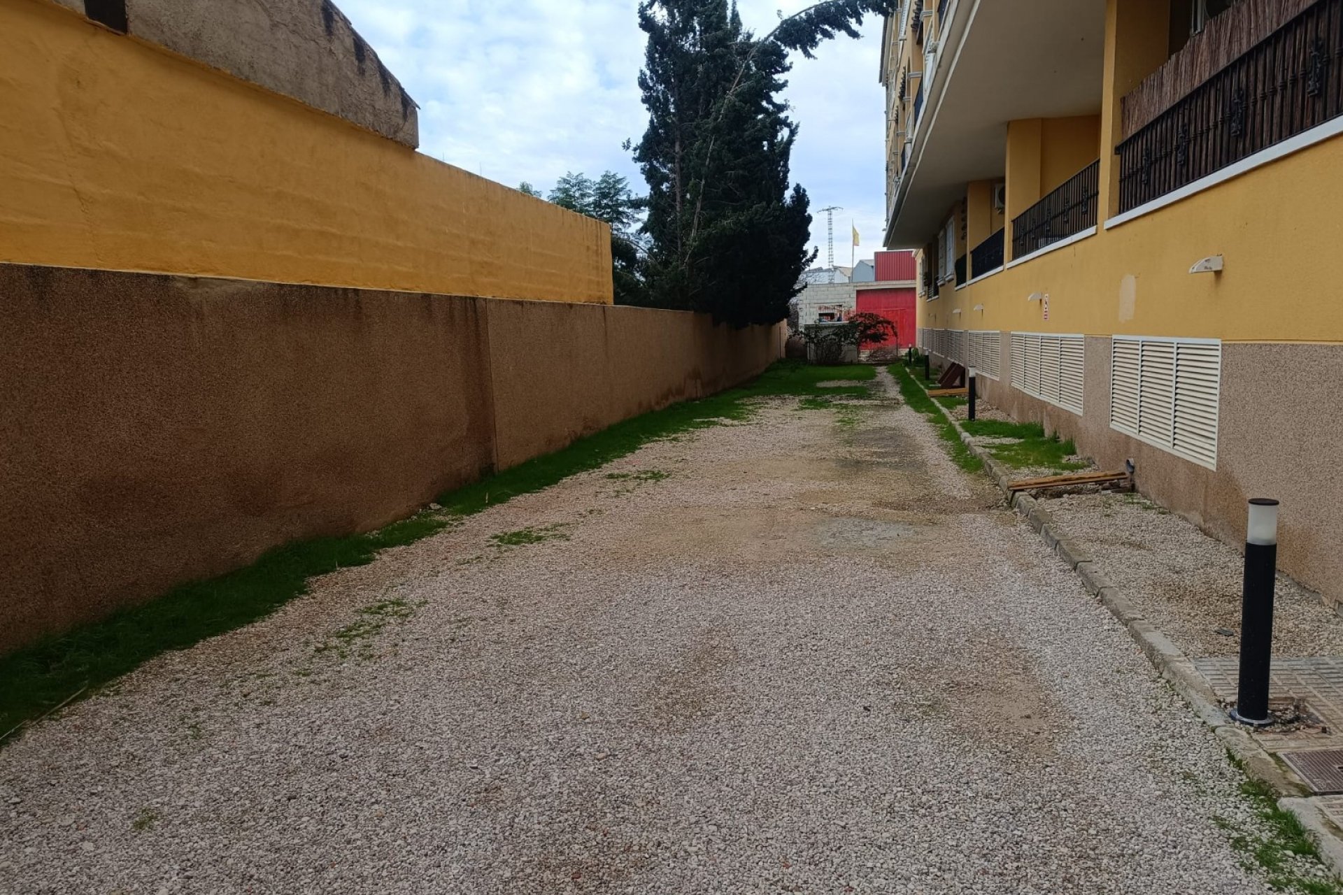 Resale - Apartment - Rafal