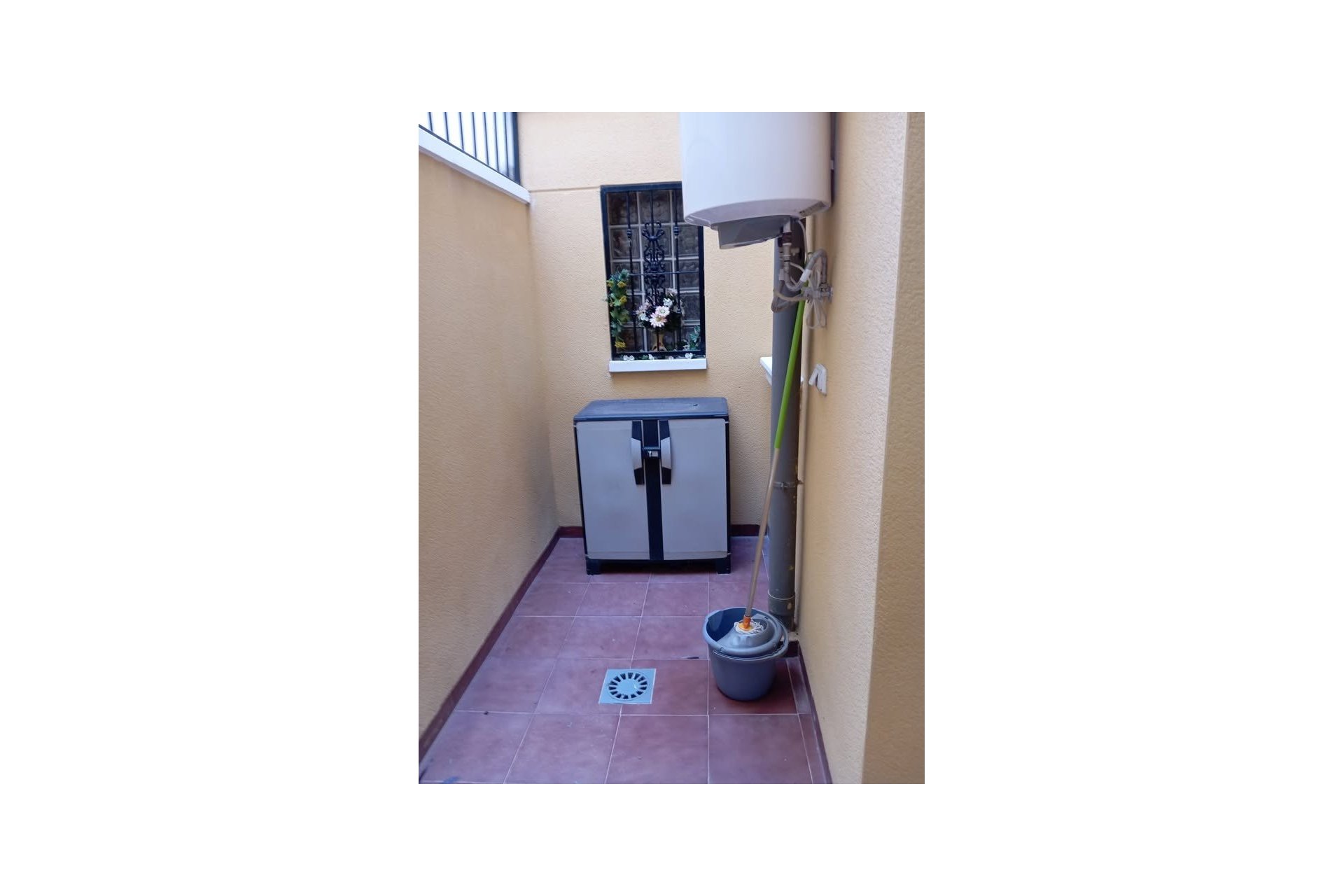 Resale - Apartment - Rafal