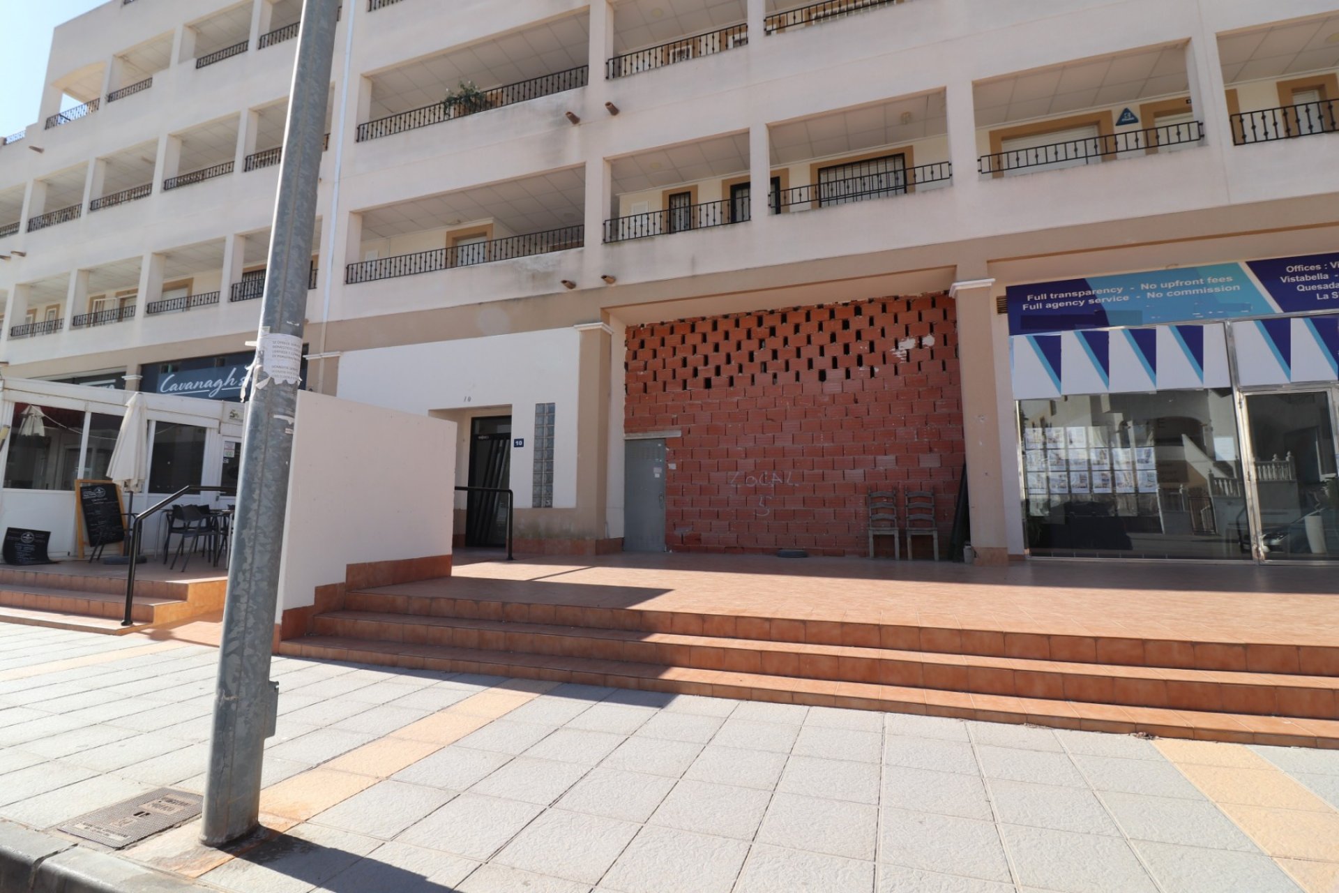 Resale - Commercial - Los Montesinos - Laguna Green