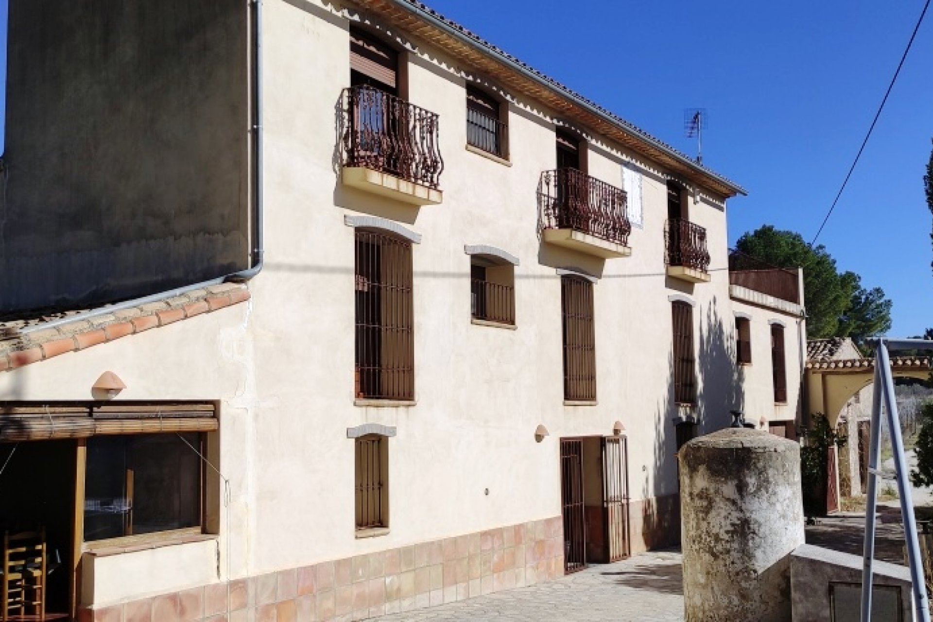 Resale - Country House - Planes