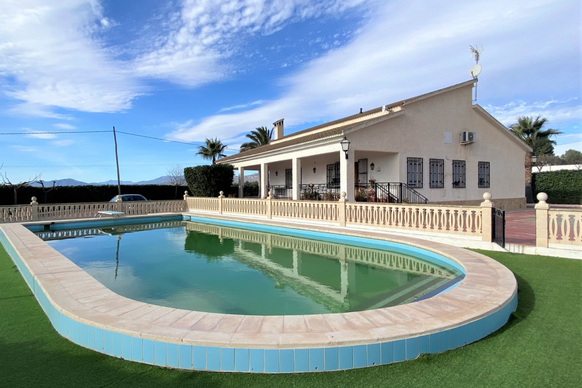 Resale - Country House - Sax