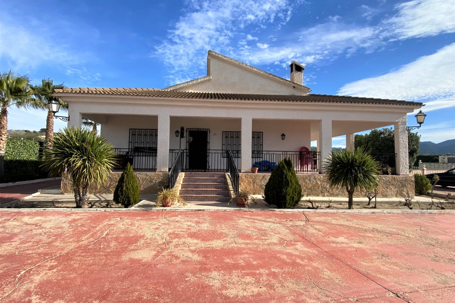 Resale - Country House - Sax