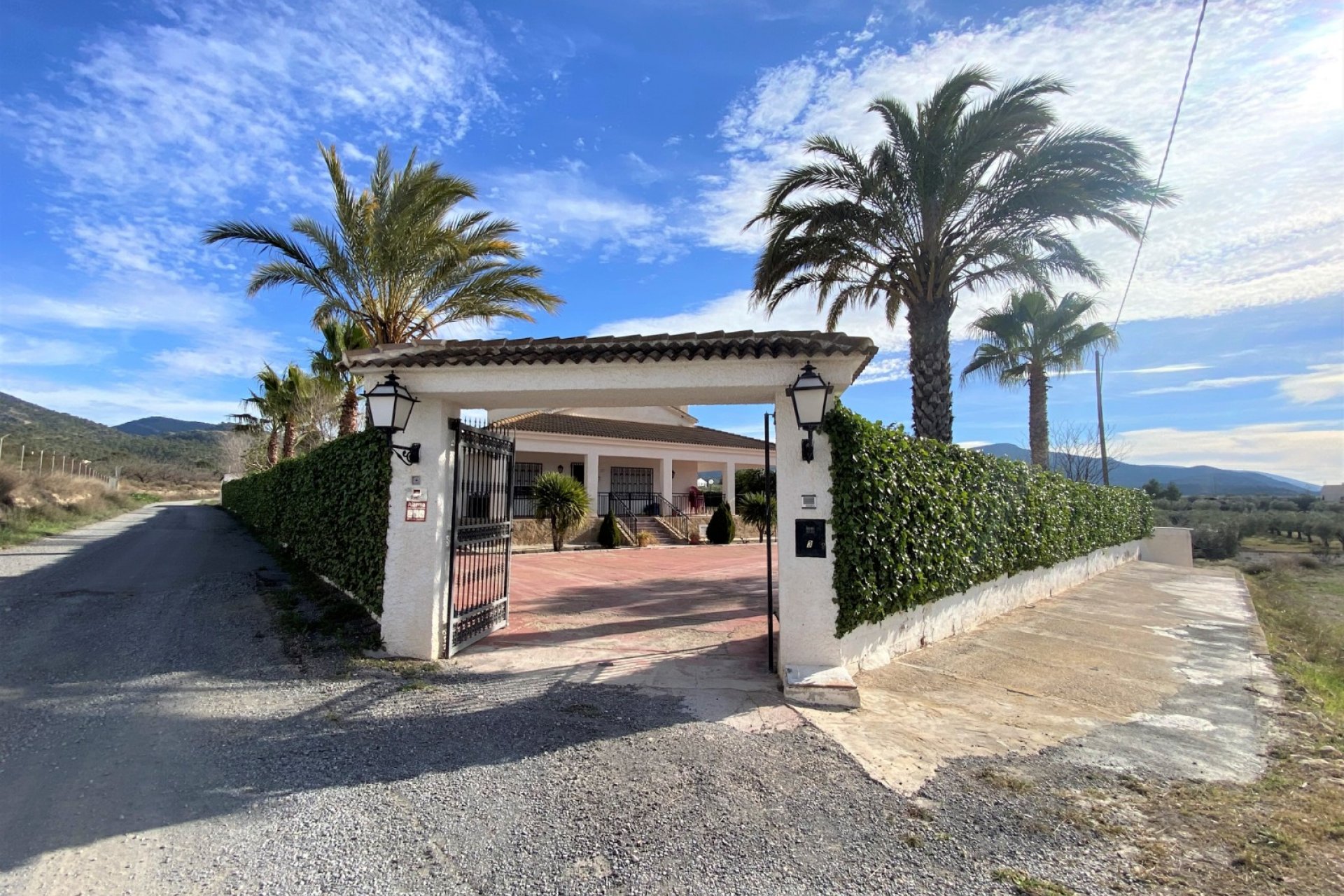 Resale - Country House - Sax