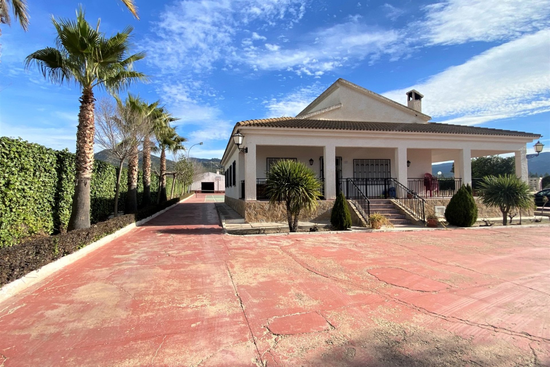 Resale - Country House - Sax