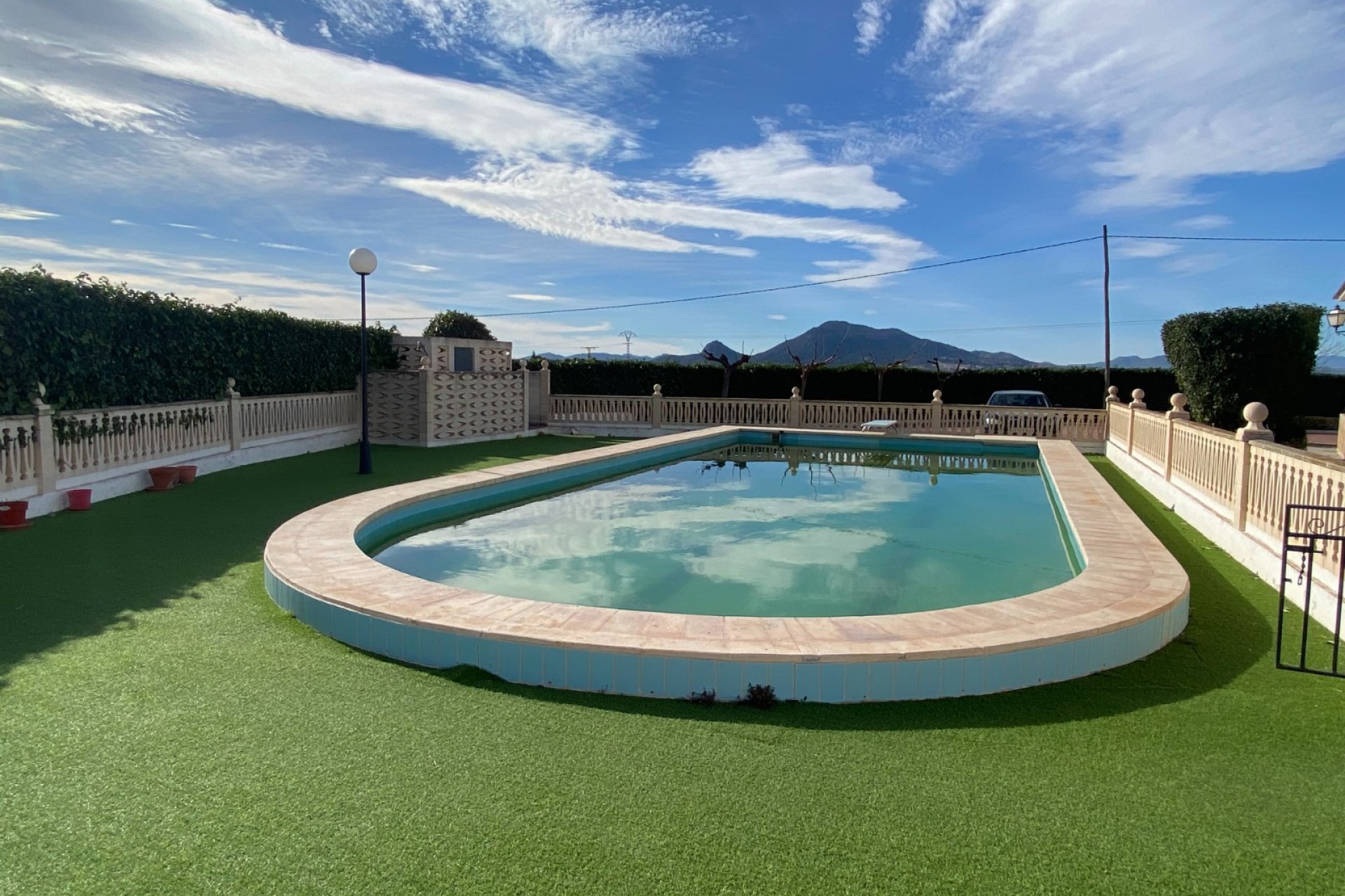 Resale - Country House - Sax