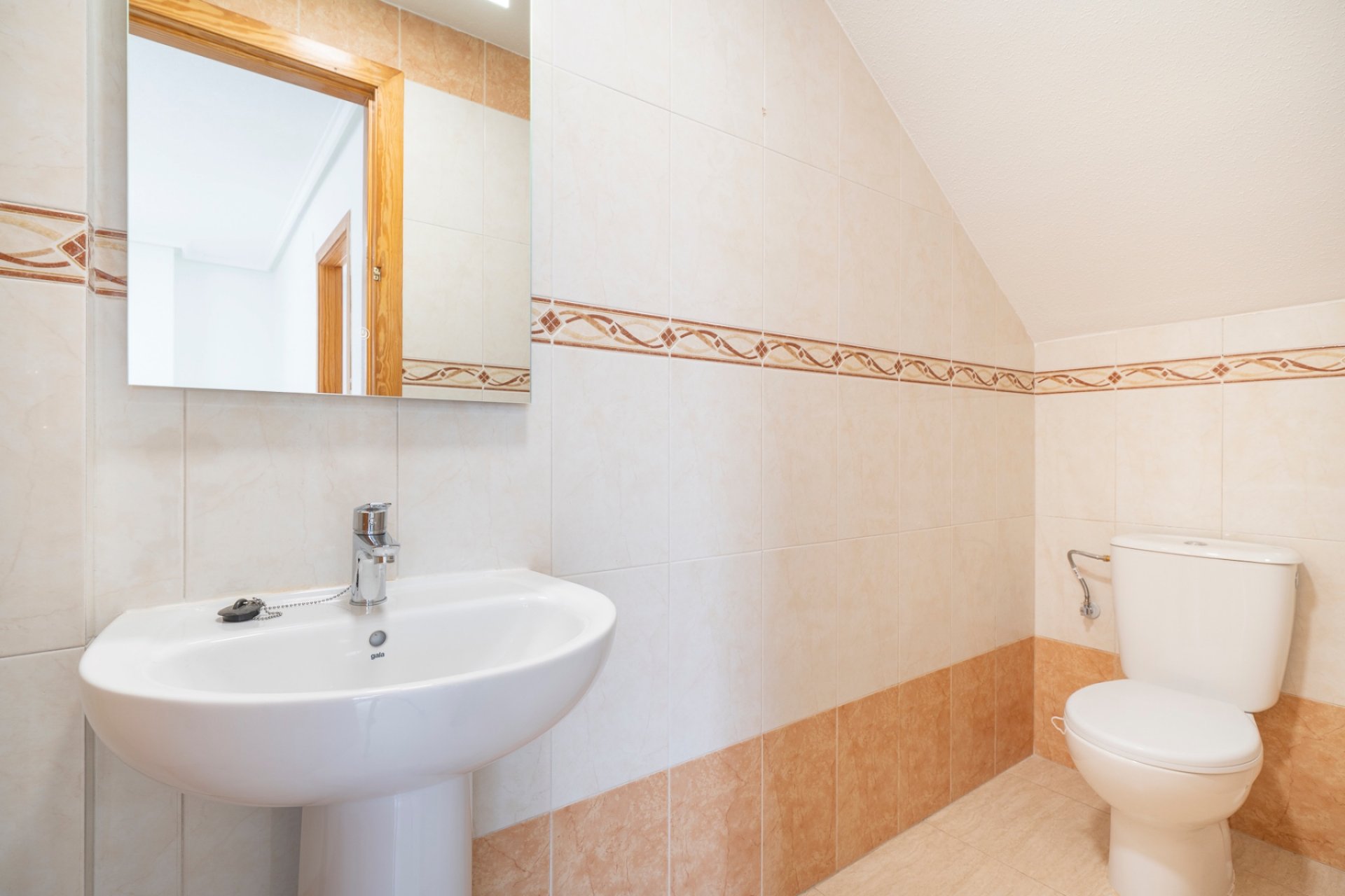 Resale - Townhouse - Ciudad Quesada