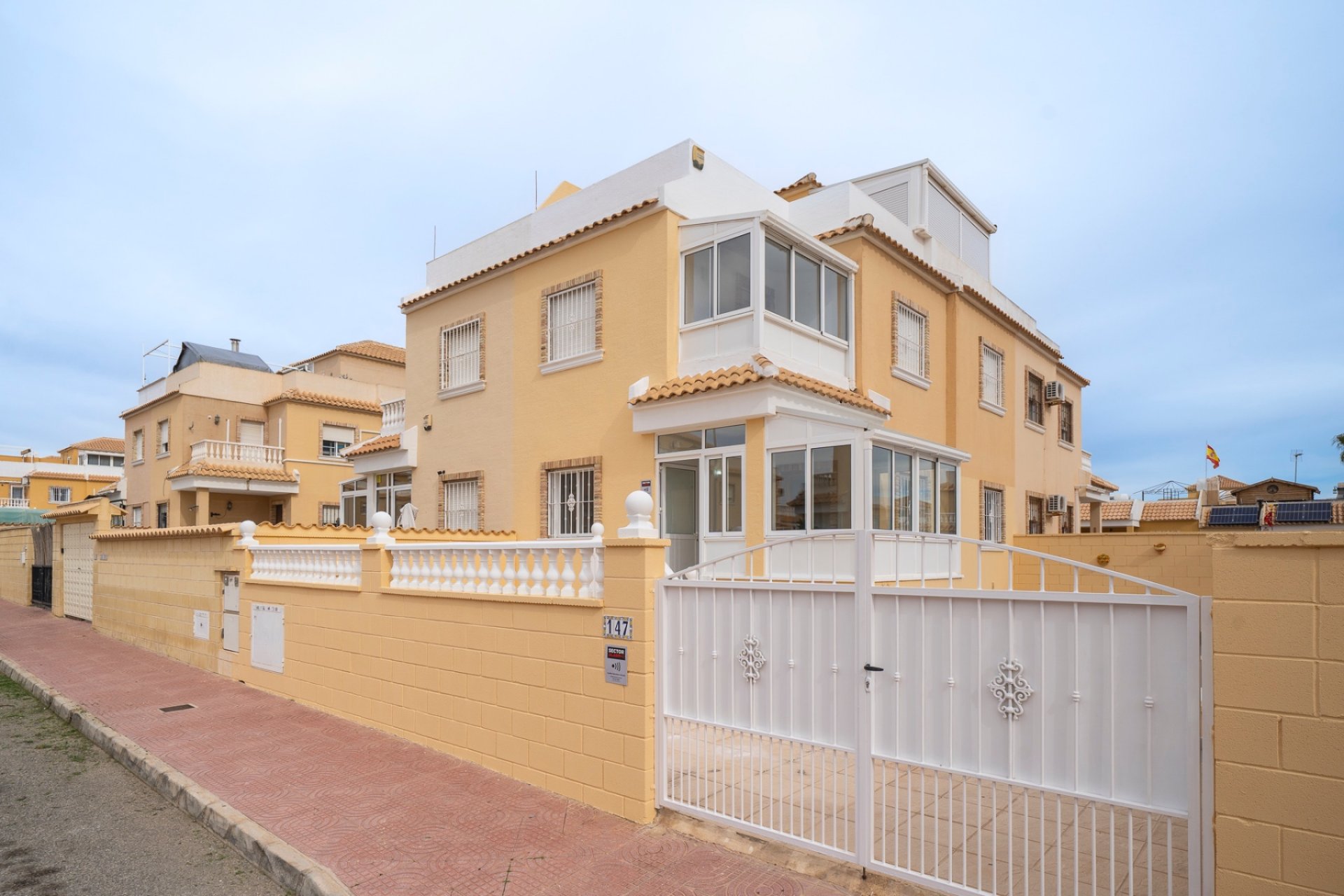 Resale - Townhouse - Ciudad Quesada