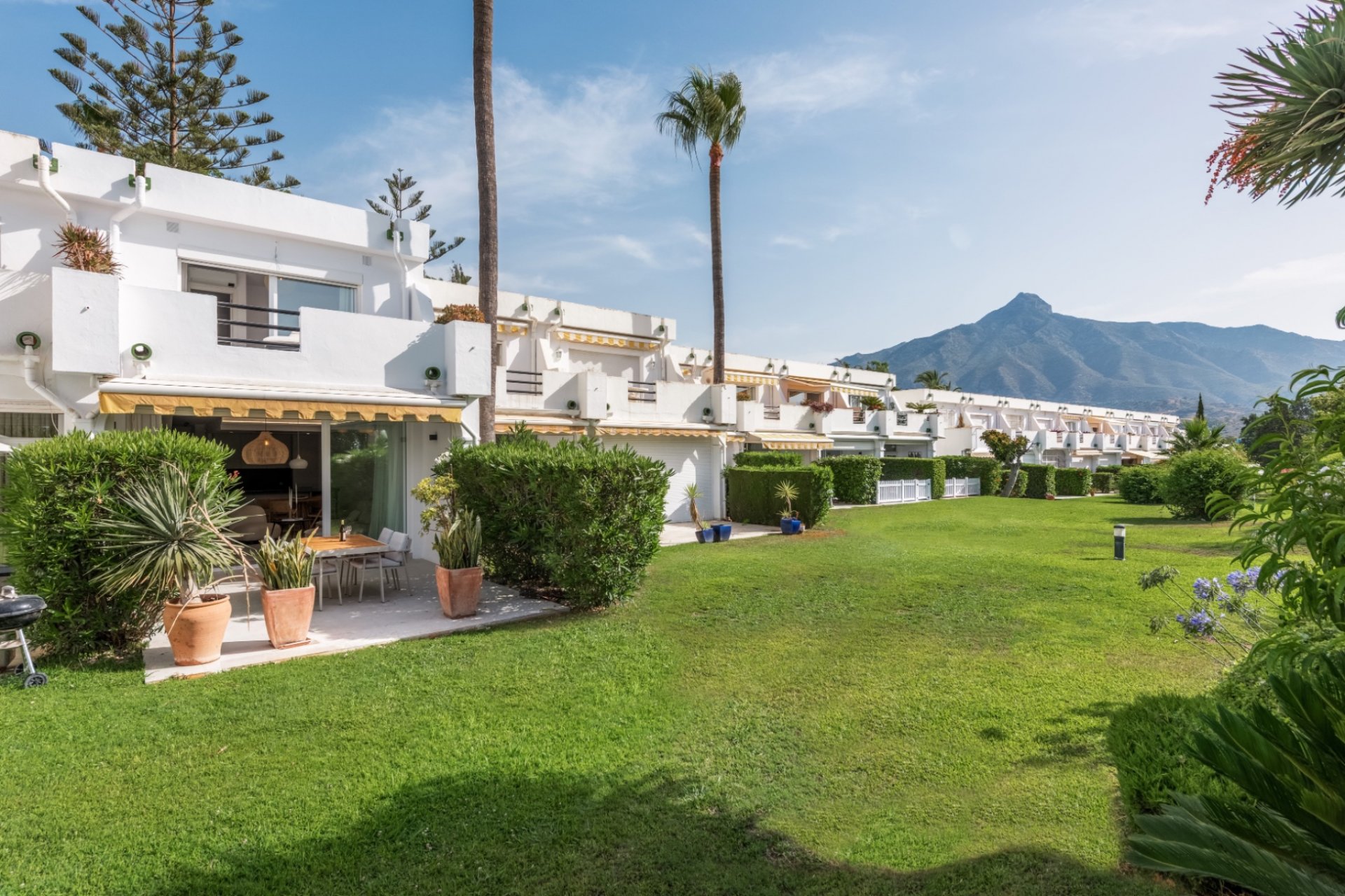 Resale - Townhouse - Marbella - Nueva Andalucía