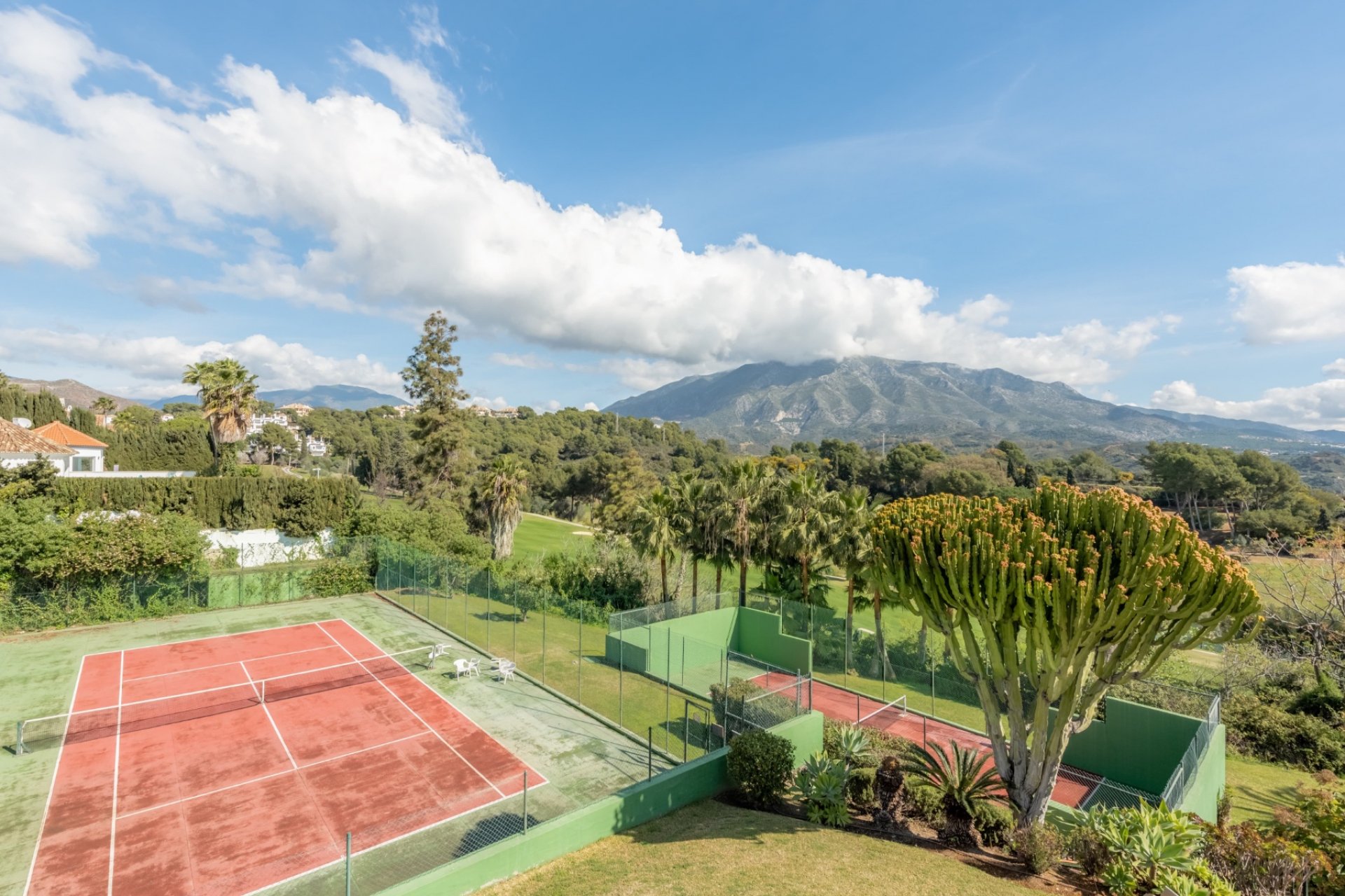 Resale - Townhouse - Marbella - Nueva Andalucía