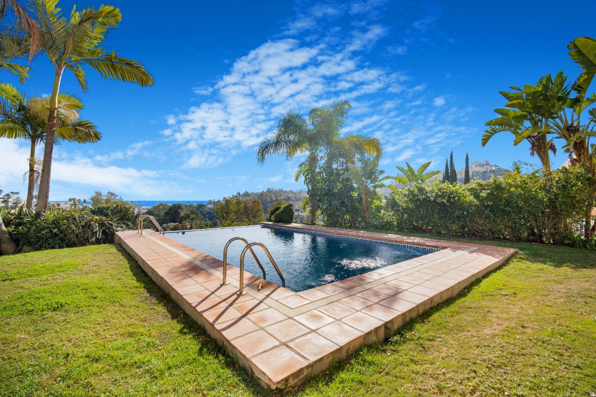 Resale - Villa - Benahavis - La Quinta