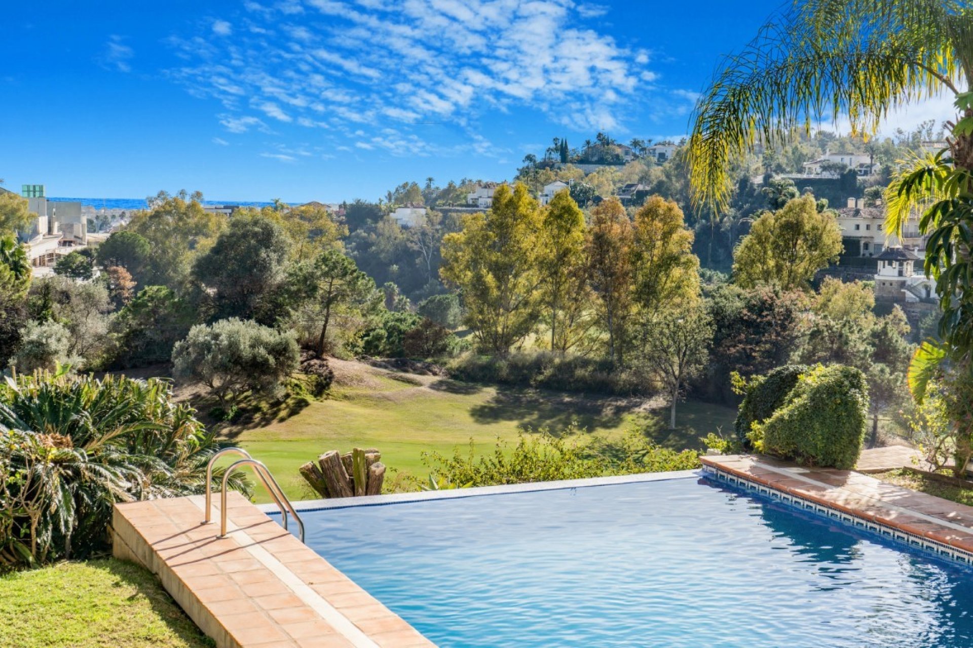 Resale - Villa - Benahavis - La Quinta