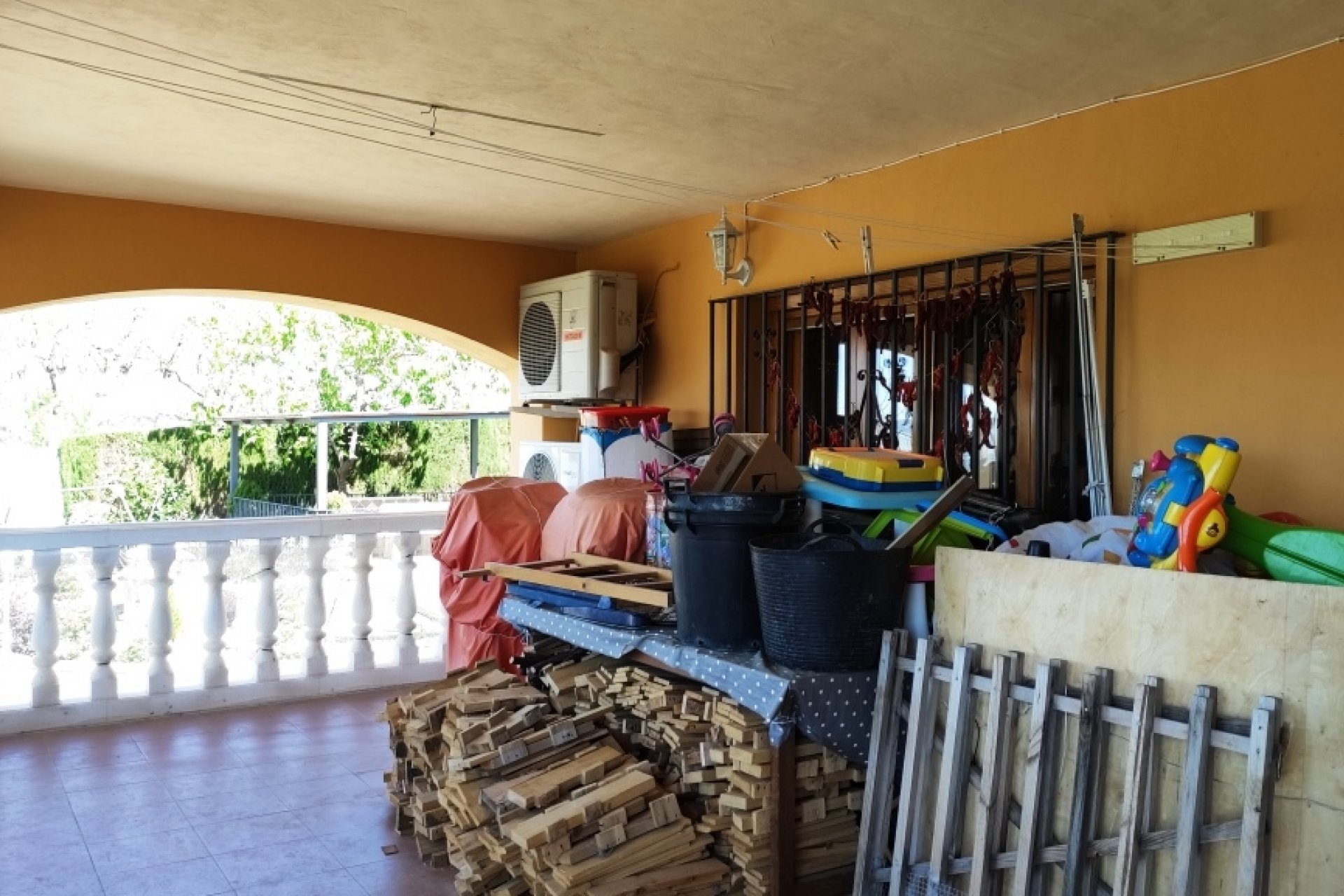 Resale - Villa - Benillup