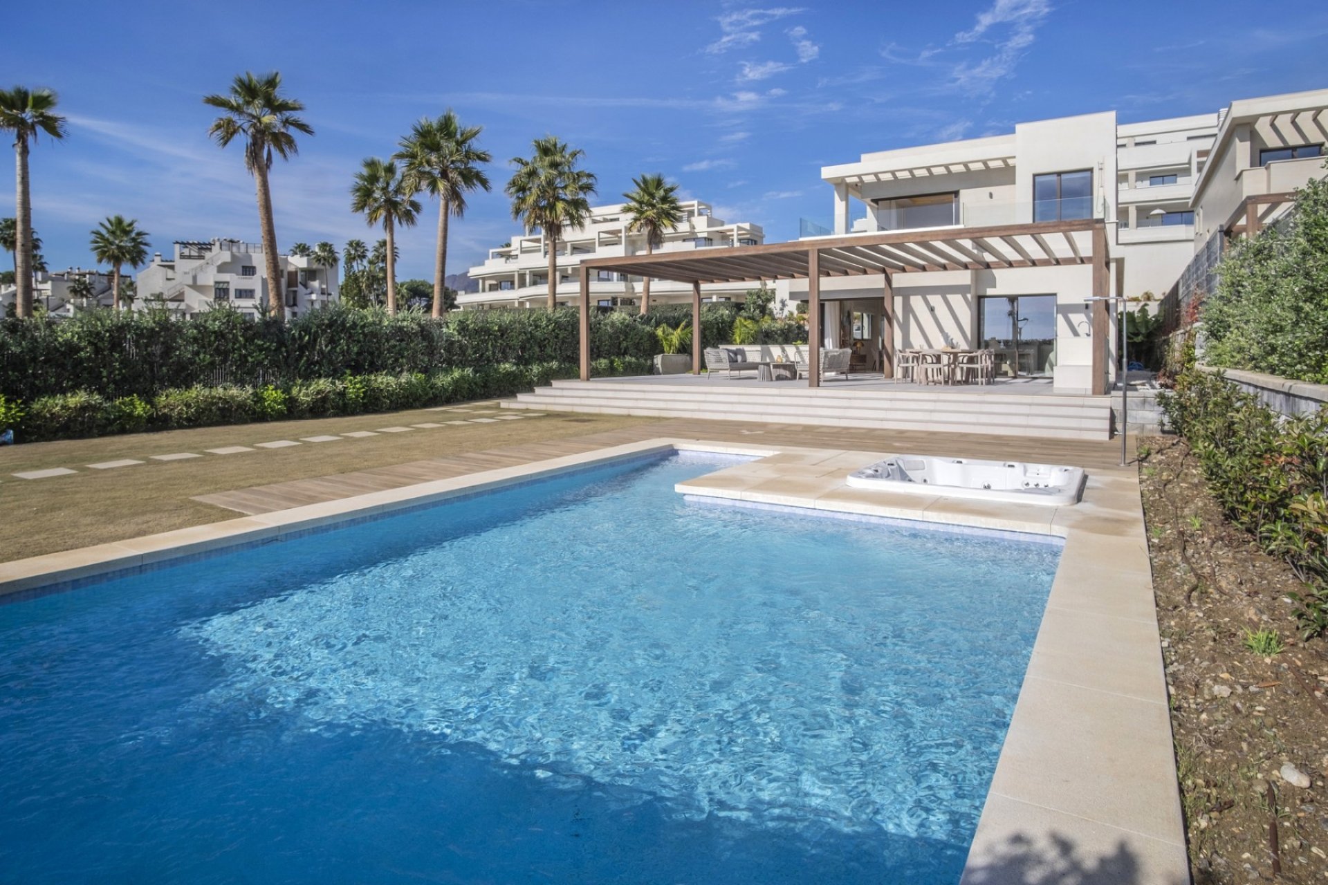 Resale - Villa - Estepona - New Golden Mile