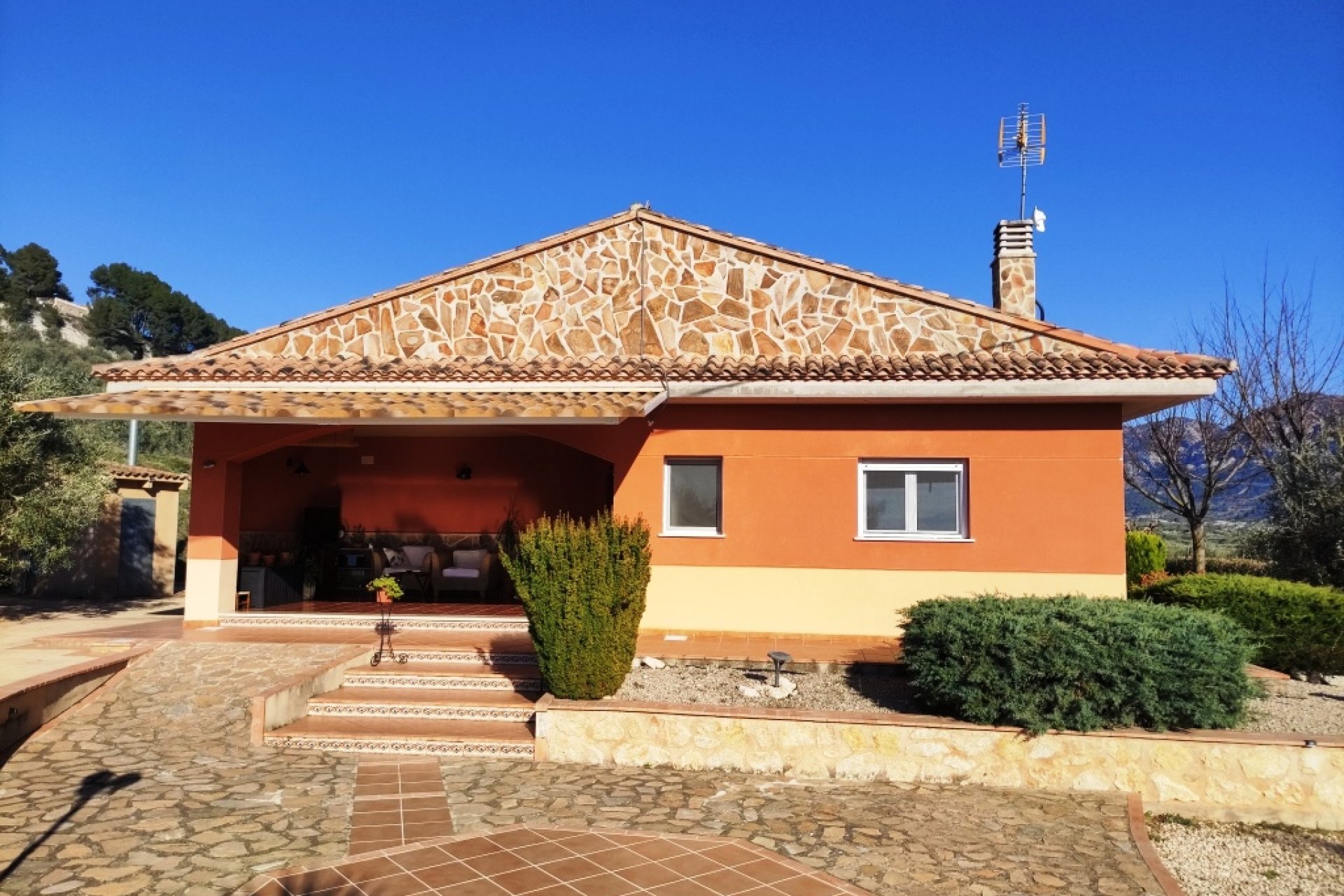 Resale - Villa - Gorga