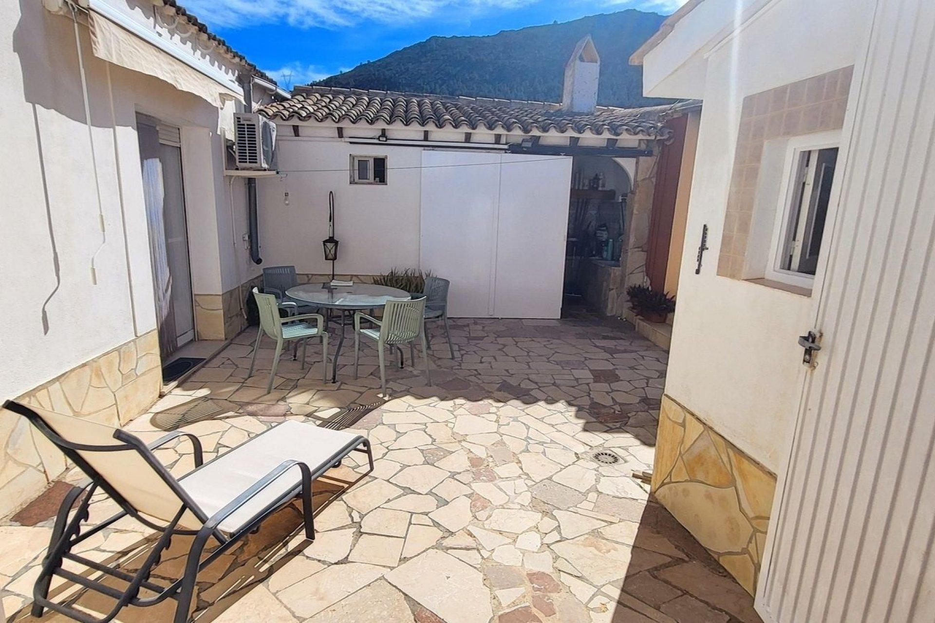 Resale - Villa - La Romana