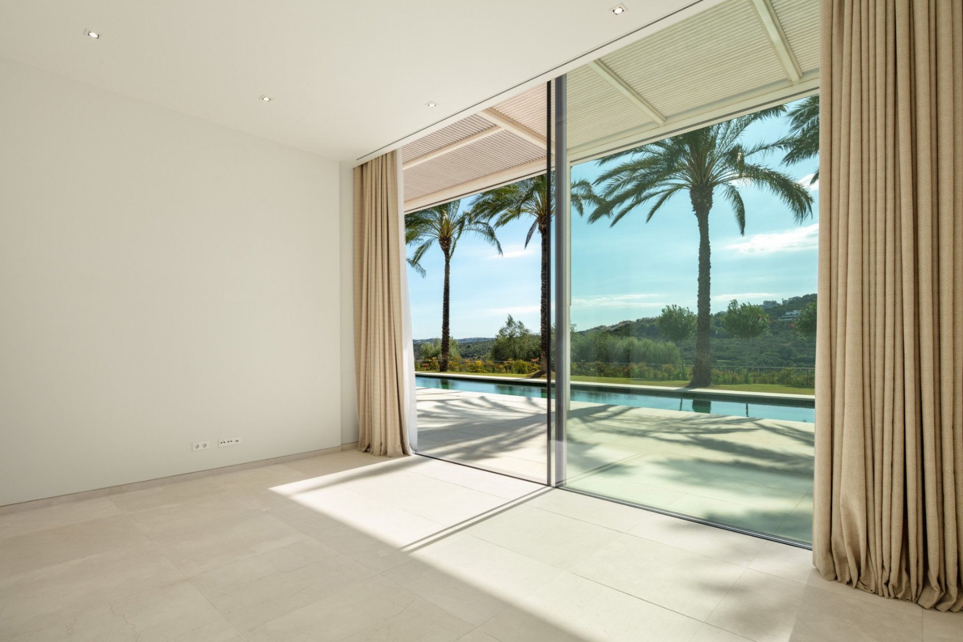 Resale - Villa - Malaga - Casares