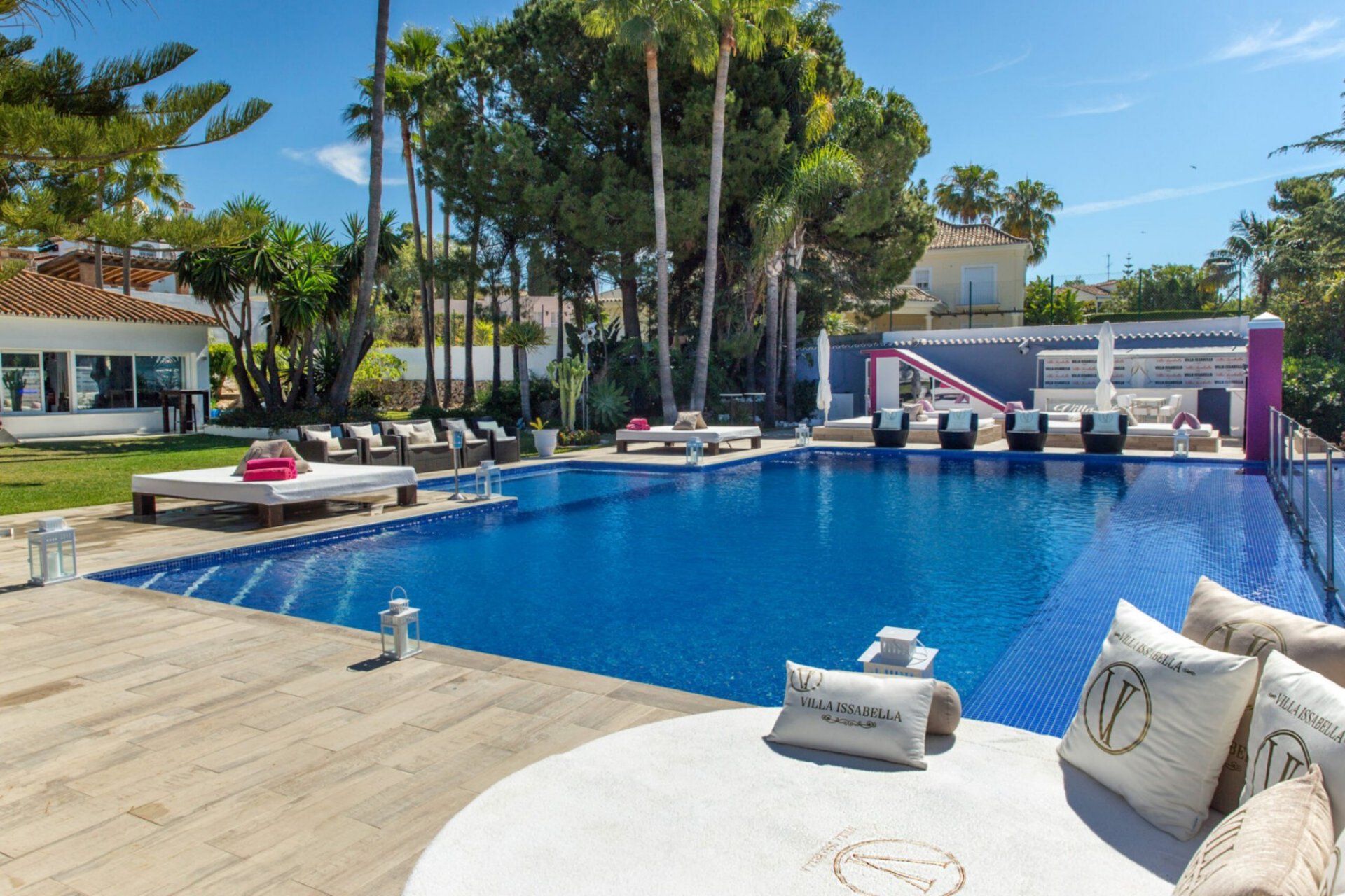 Resale - Villa - Marbella - Elviria