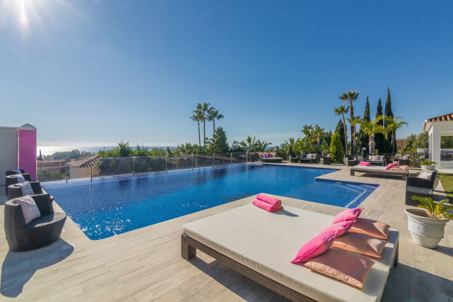 Resale - Villa - Marbella - Elviria