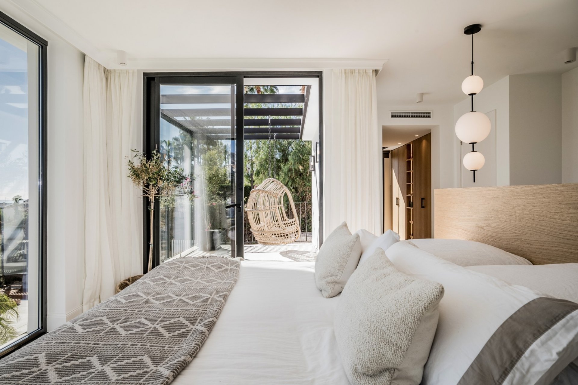 Resale - Villa - Marbella - Los Naranjos de Marbella