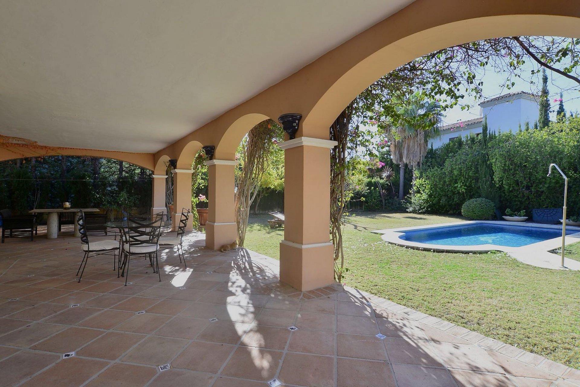 Resale - Villa - Marbella - Nueva Andalucía