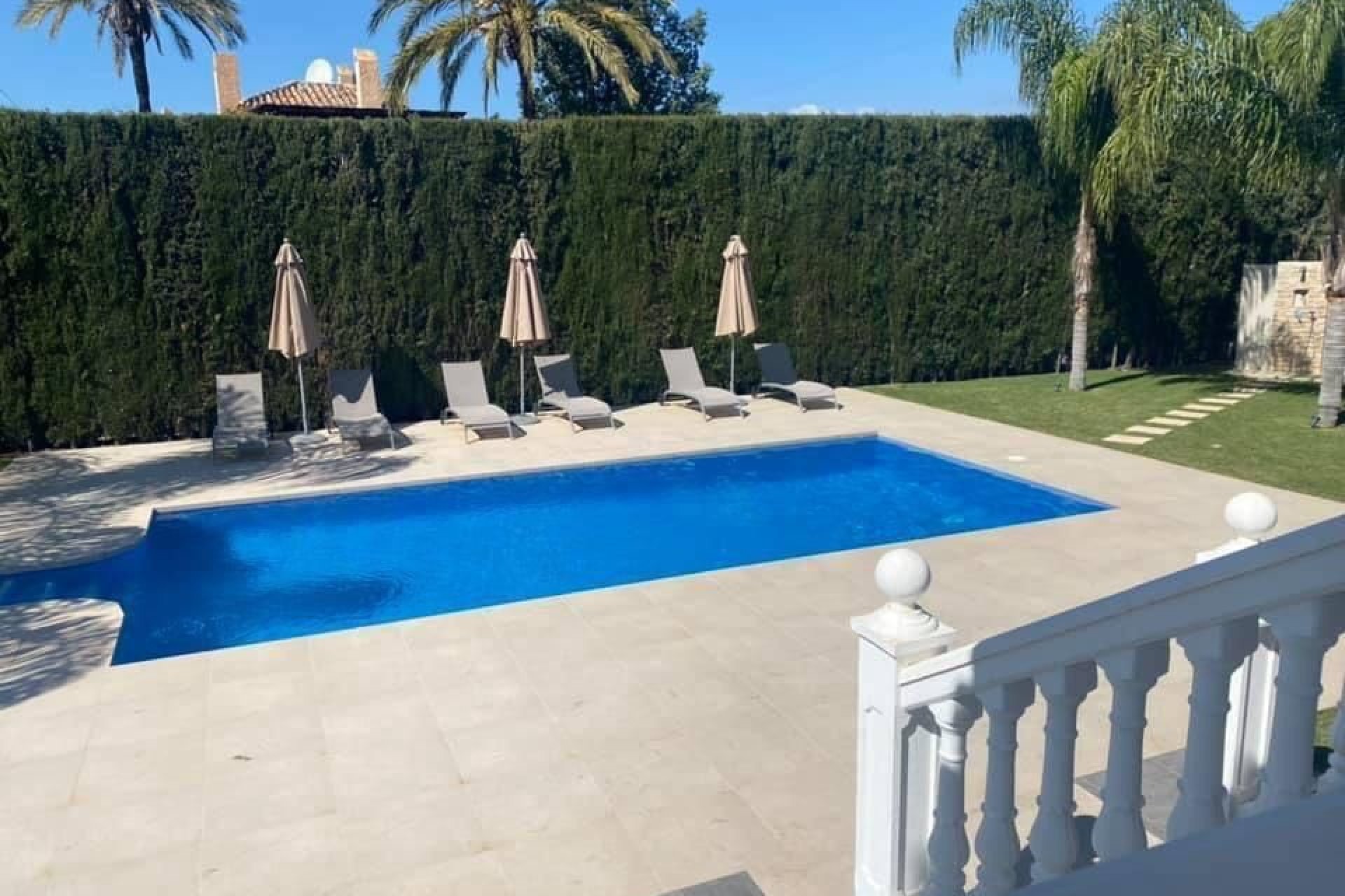 Resale - Villa - Marbella - Nueva Andalucía