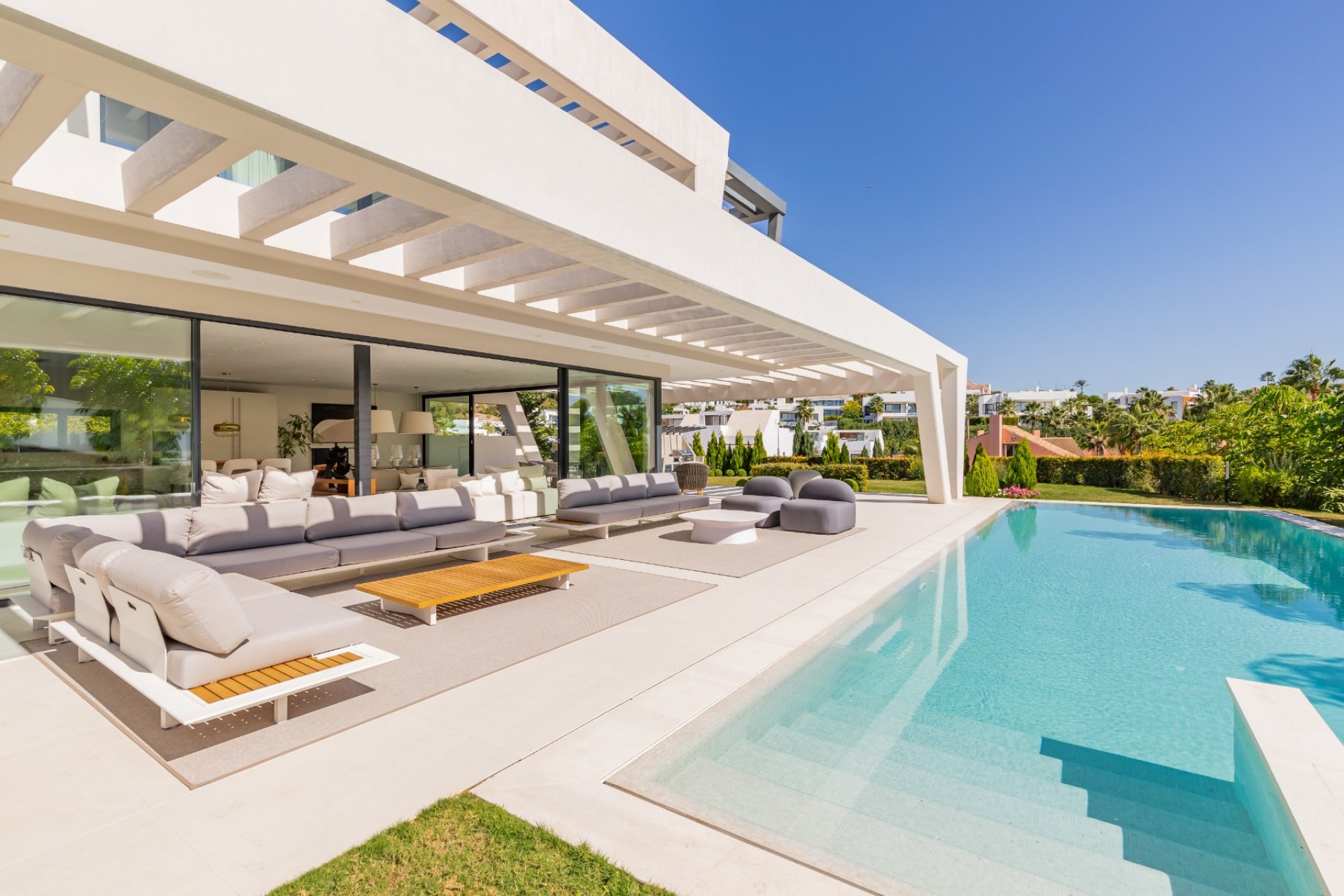 Resale - Villa - Marbella - Nueva Andalucía