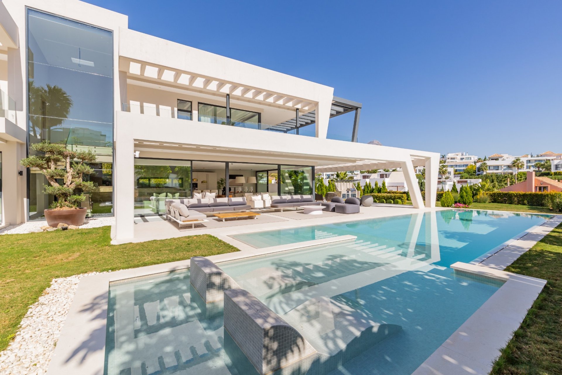 Resale - Villa - Marbella - Nueva Andalucía