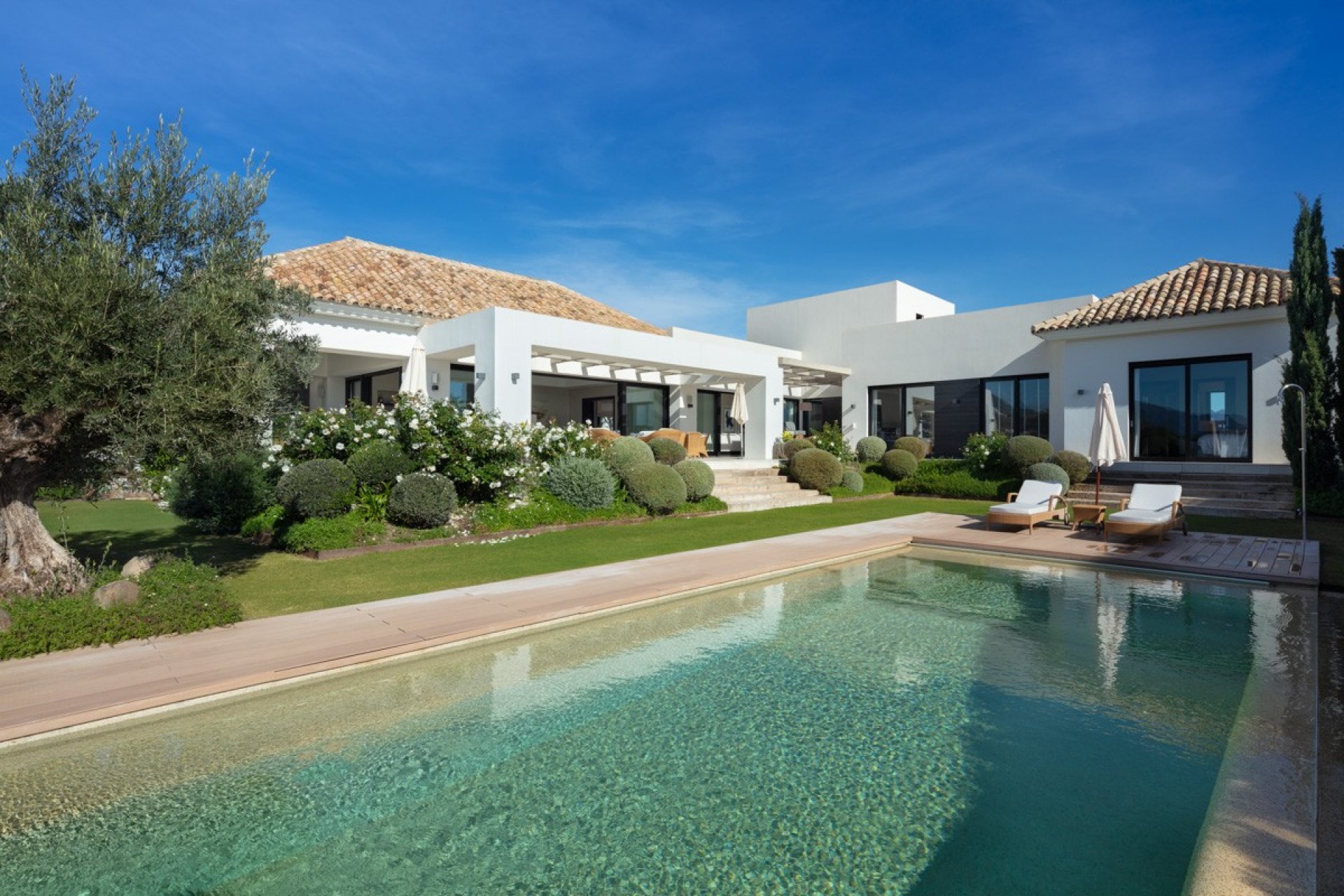 Resale - Villa - Marbella - Nueva Andalucía