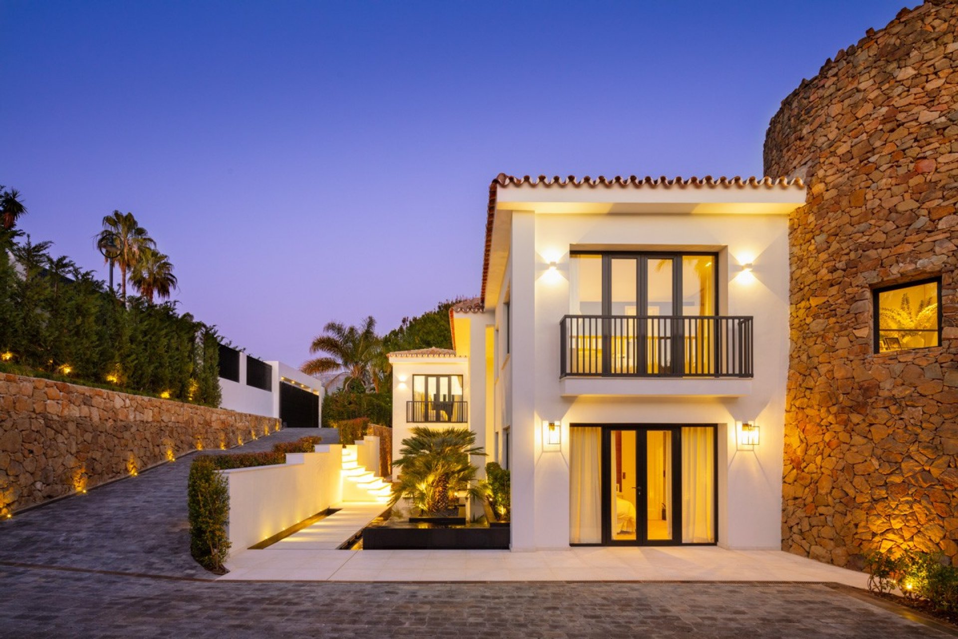 Resale - Villa - Marbella - Nueva Andalucía