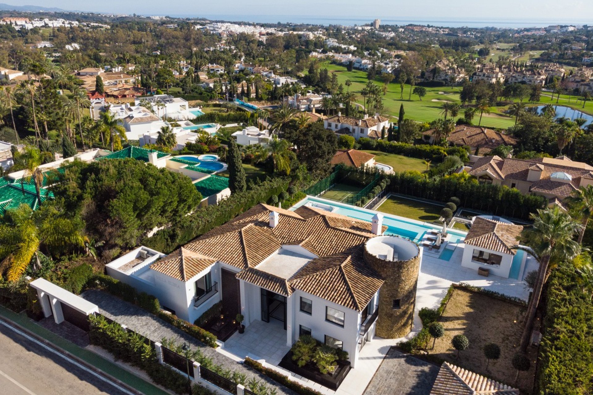 Resale - Villa - Marbella - Nueva Andalucía