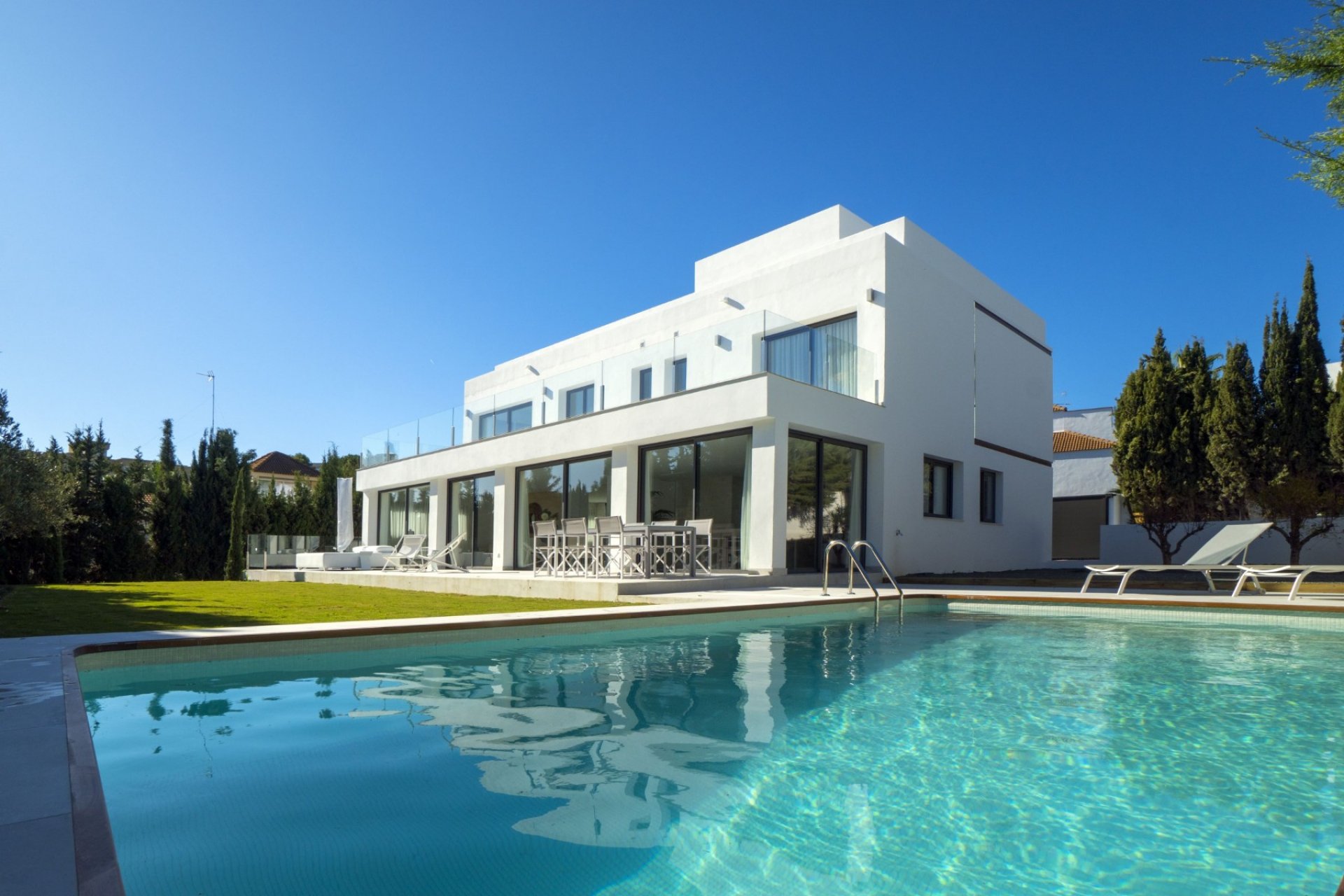 Resale - Villa - Marbella - Nueva Andalucía